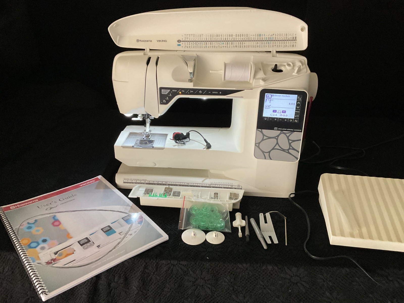Hardly Used Husqvarna Viking Opal 690 Q