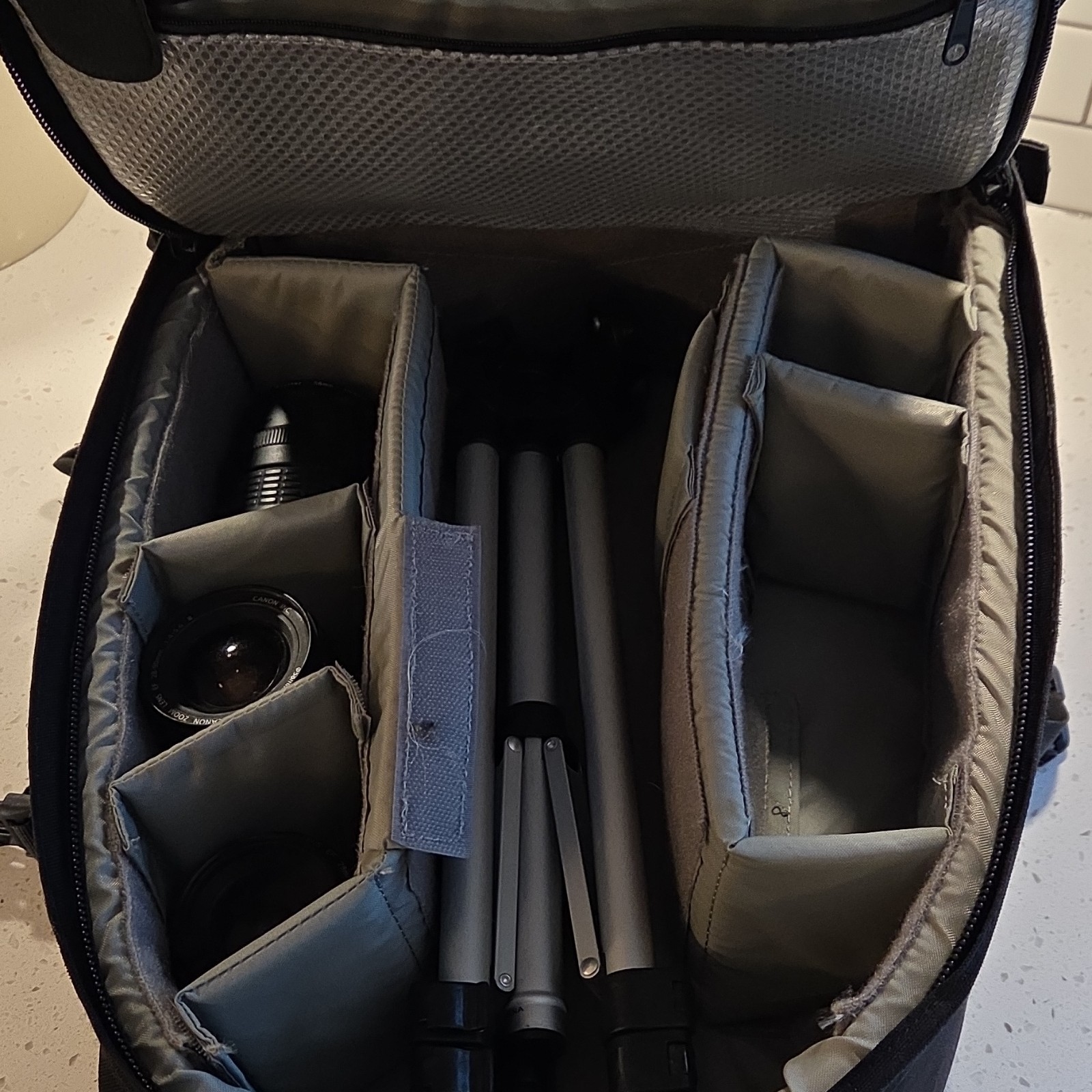 Canon Lens, Bag and Targus TC-500TR bundle read description.