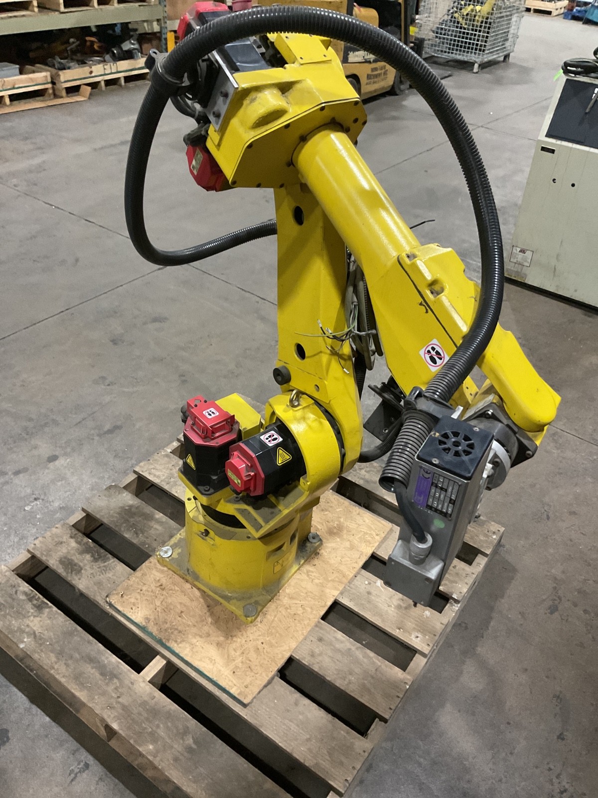 2005 Fanuc ArcMate 120iB, RJ3iC Robot / Controller #4008FML