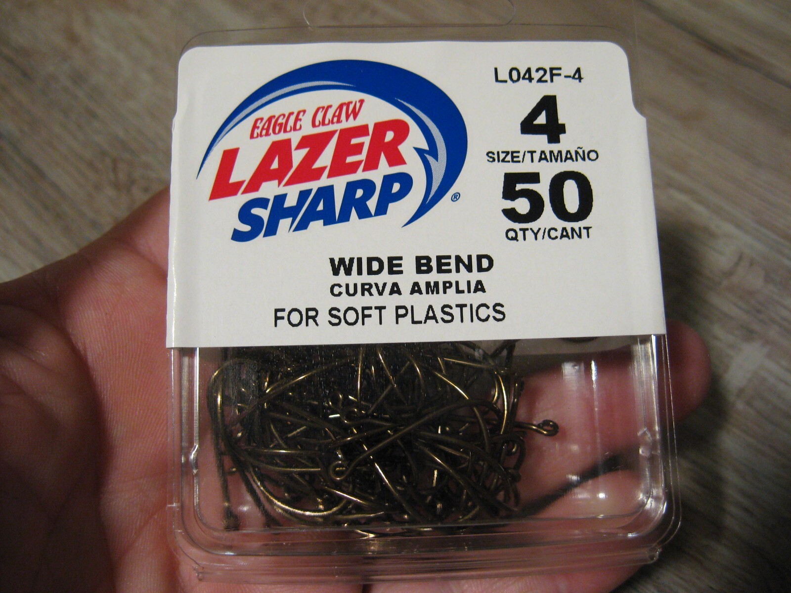 50 Eagle Claw Lazer Sharp Wide Bend Fish Hooks - Bronze L042F Style - Size 4