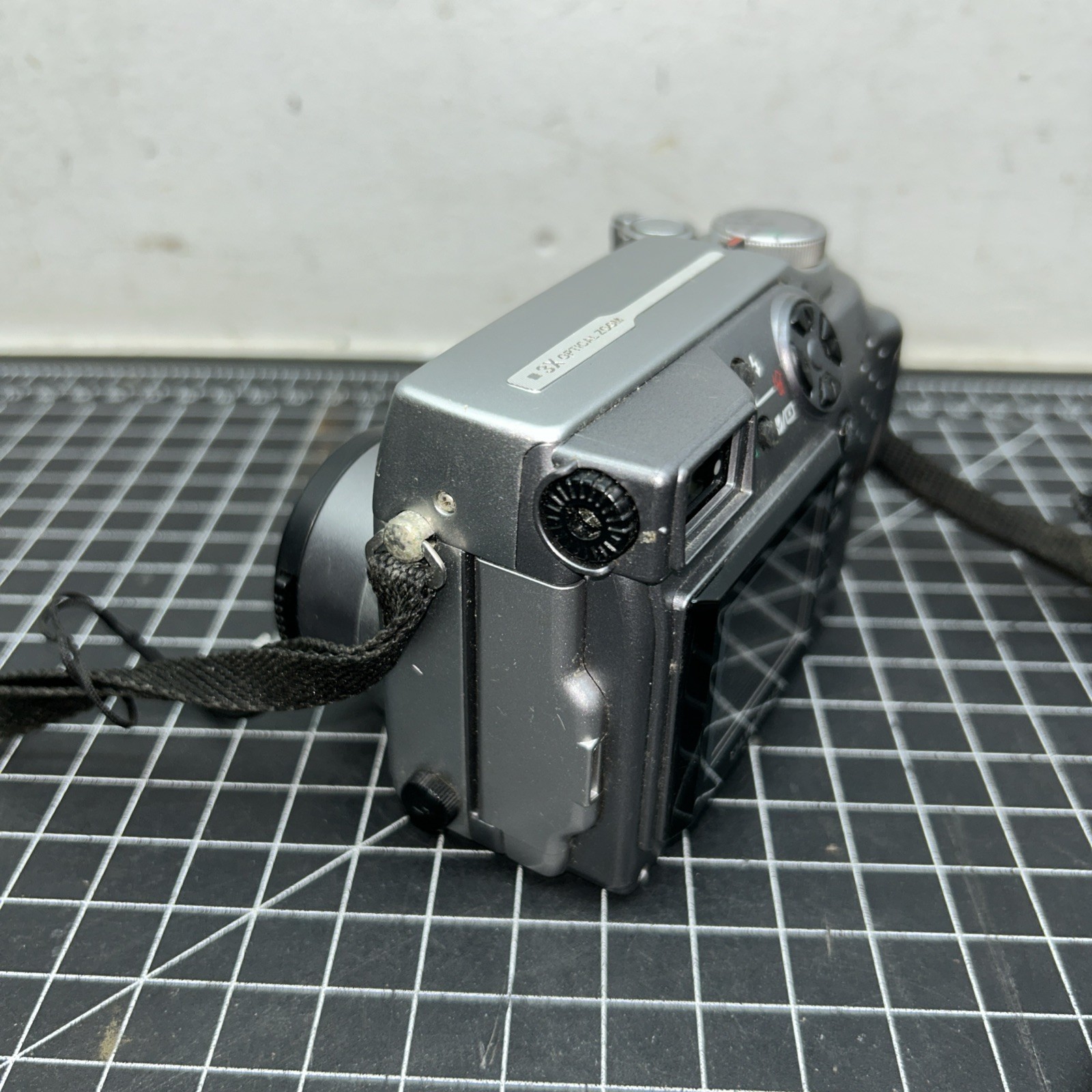 Olympus CAMEDIA C-4000 Zoom 4.0MP Digital Camera TESTED