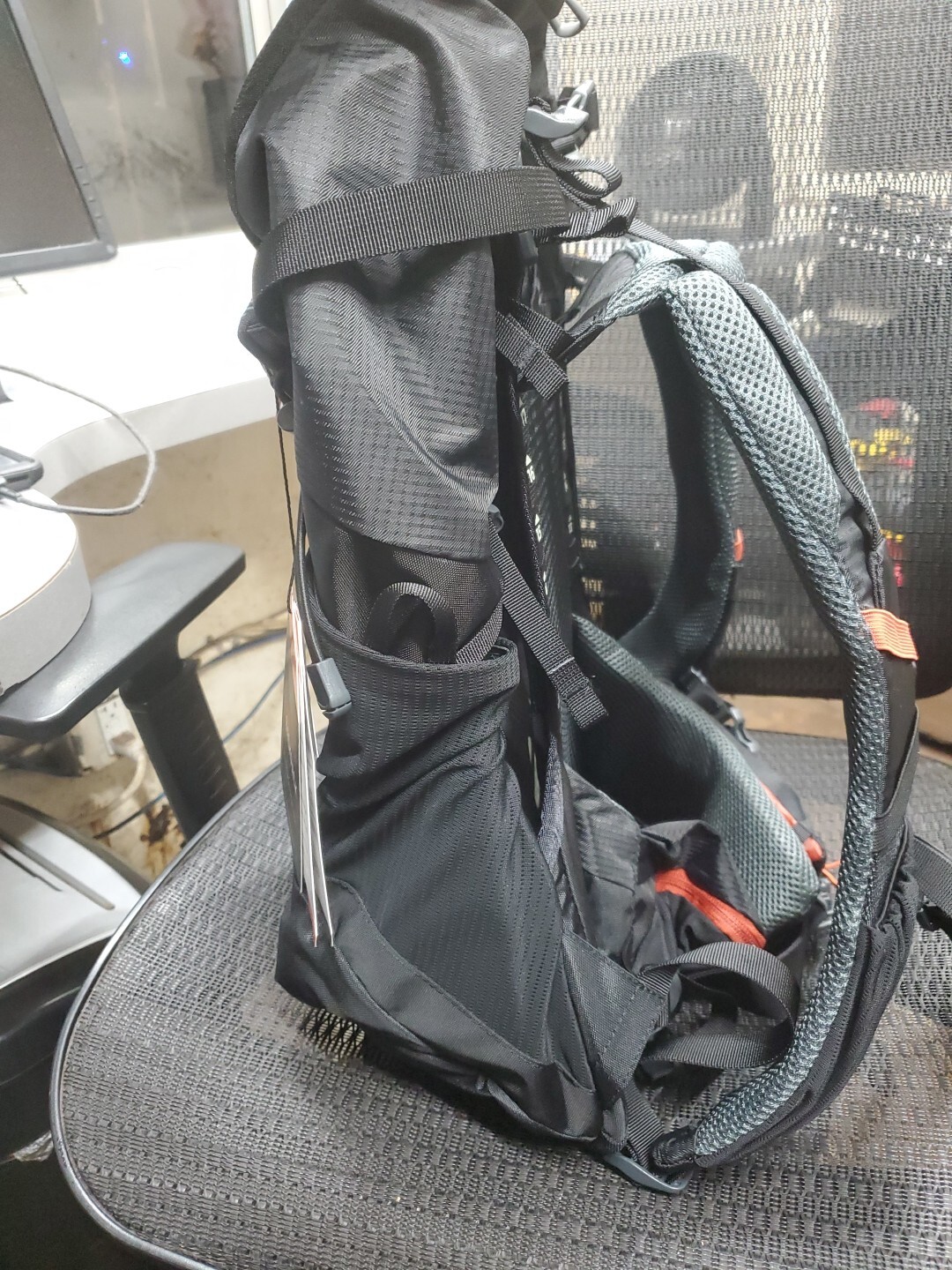 Ampex Cahill Excursion 25-Liter Framepack Multiple Storage Backpack, Blk, Gray