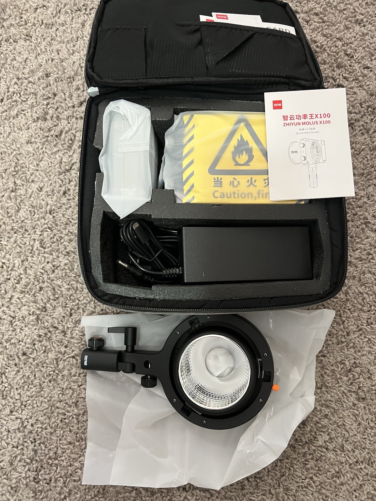 New ZHIYUN MOLUS X100 Pocket 100W COB LED Video Light Bi-Color 2700K-6500K