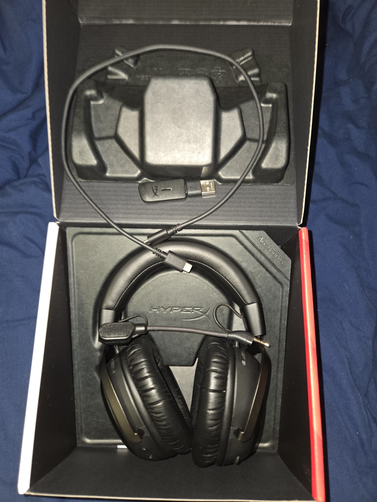 HyperX Cloud III Wireless Over-Ear Gaming Headset Black USED.