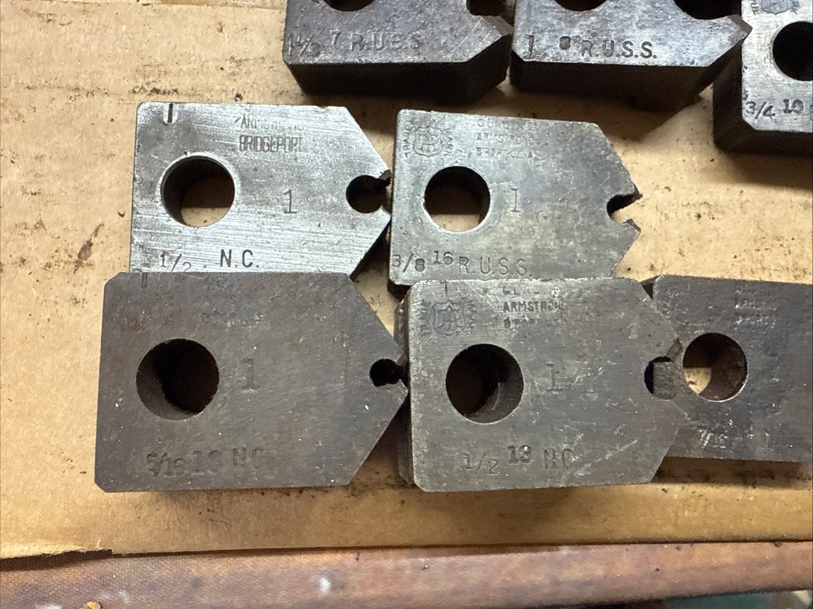 Reed & Armstrong Bridgeport Adjustable Stock Dies Pipe Threader Threading 79