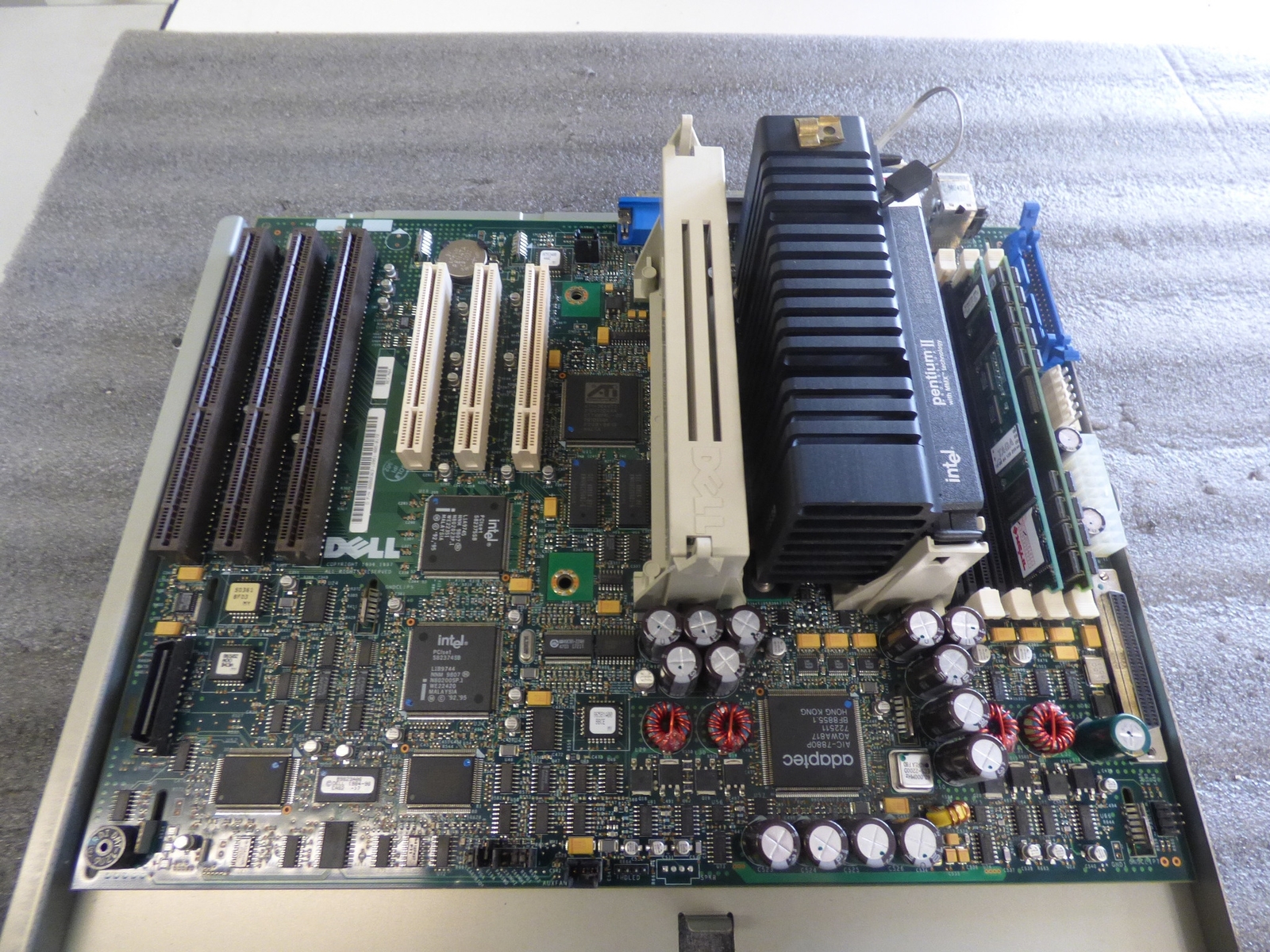 DELL Motherboard P/N 00080363-12951-885-0172 REV. A04