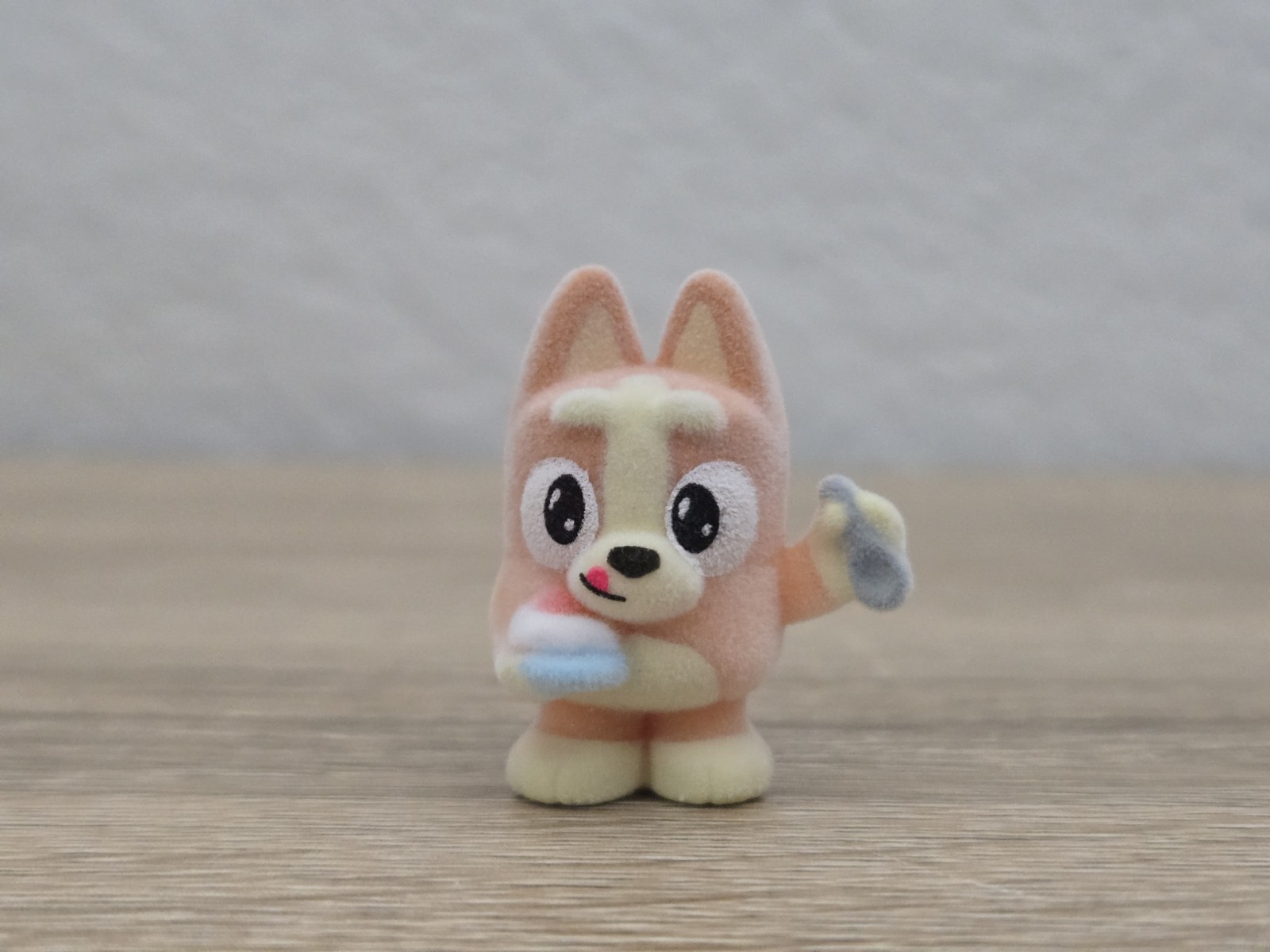 NEW Bluey Fuzzies Series 1 - BINGO #27 Flocked 1.25" Minifigure