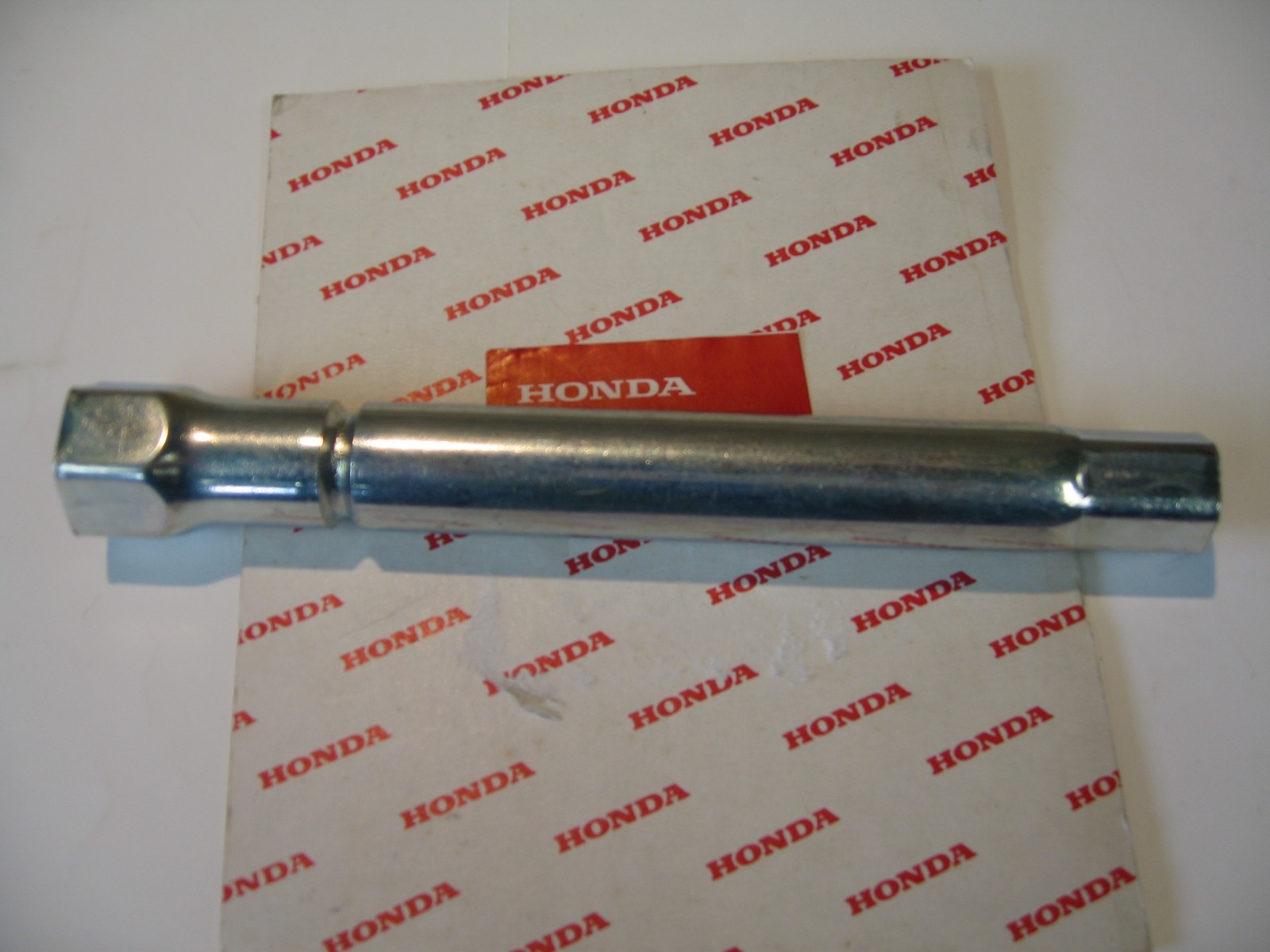 HONDA VT500 VT700 VT750 VT750C VT750CD SHADOW 18mm SPARK PLUG WRENCH OEM NEW A