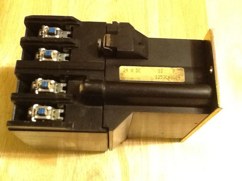 Cutler-Hammer ARD440L Solid State Relay 24VDC Coil, 600VDC