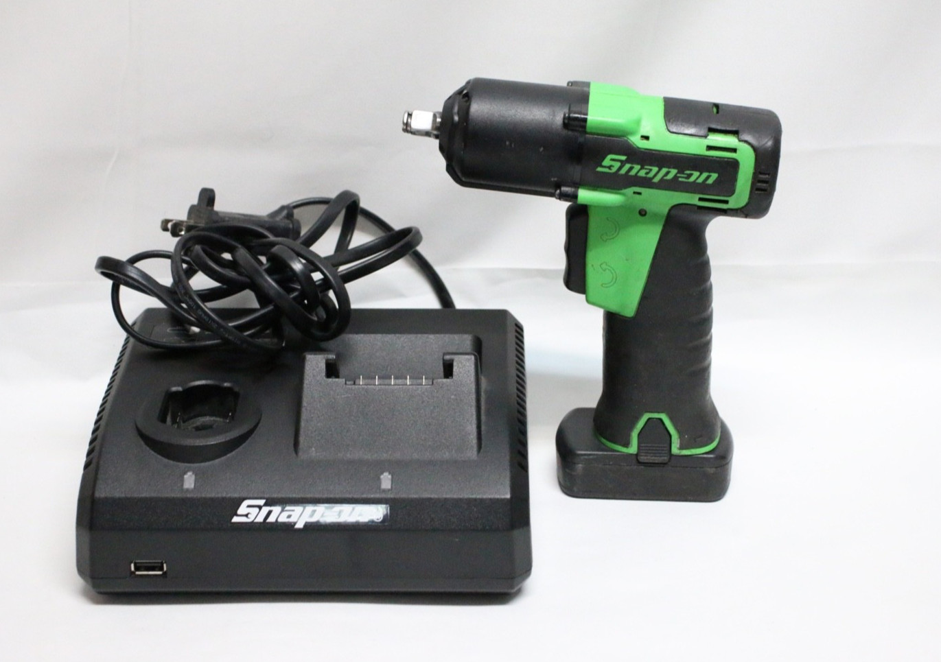 Snap-on Tools CT761AG 14.4v 3/8" Impact Wrench With Snap on Charger CTC131A