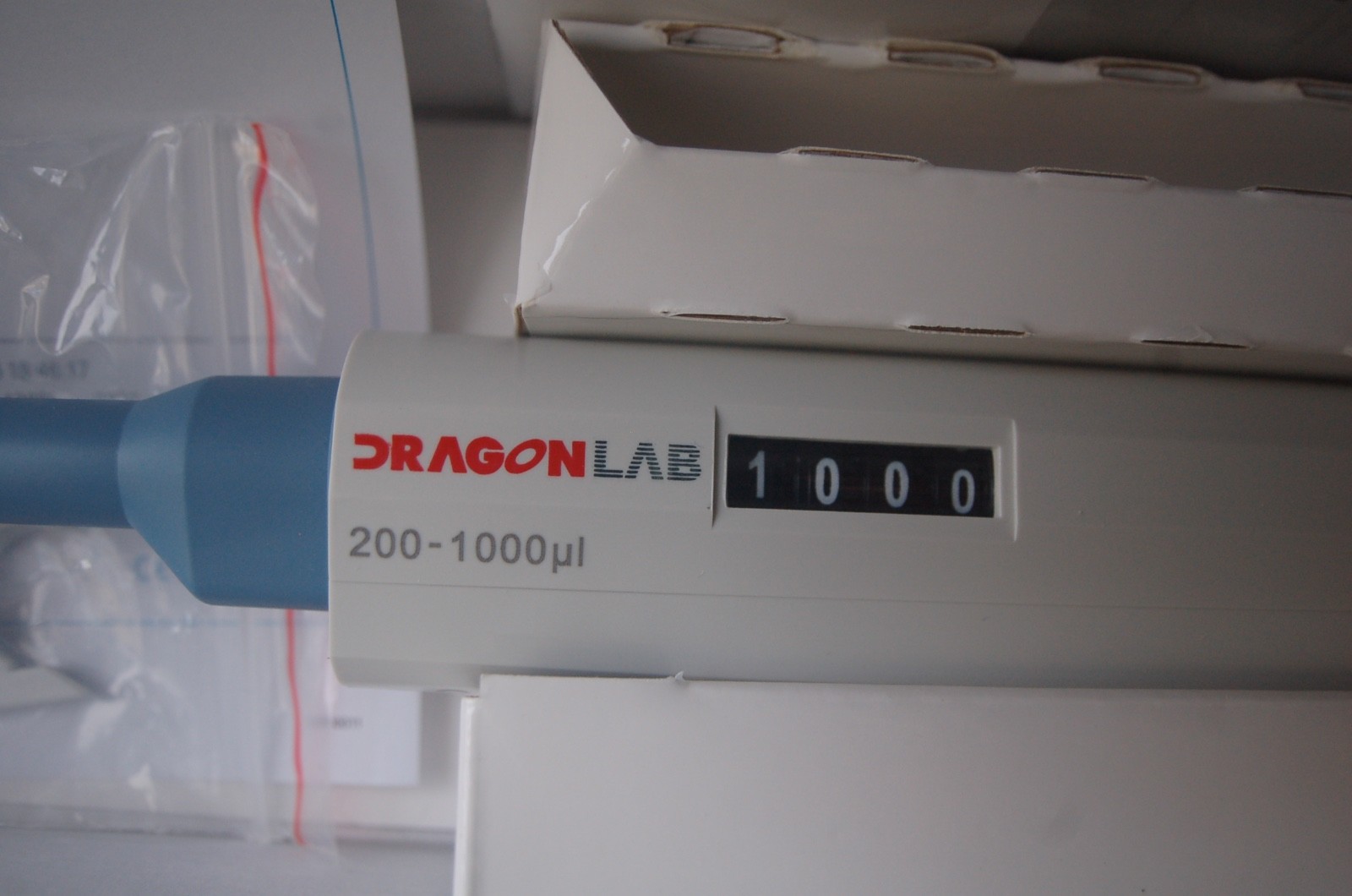 New Digital Micro Pipette/Pipettor, Single Channel, Adjustable Vol. 200-1000 ul
