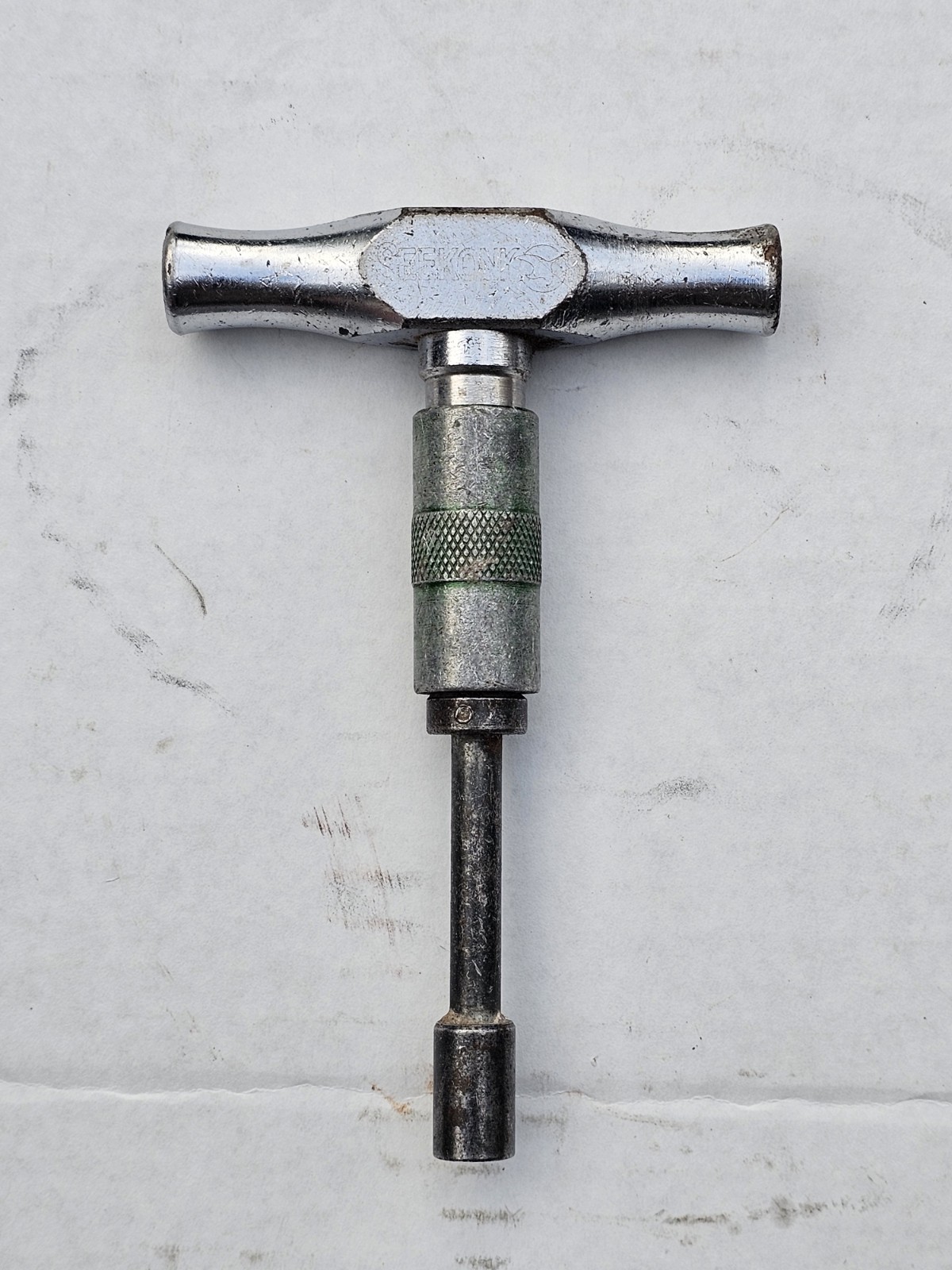 Seekonk Torque Wrench T- Handle 80in lbs 3/8"