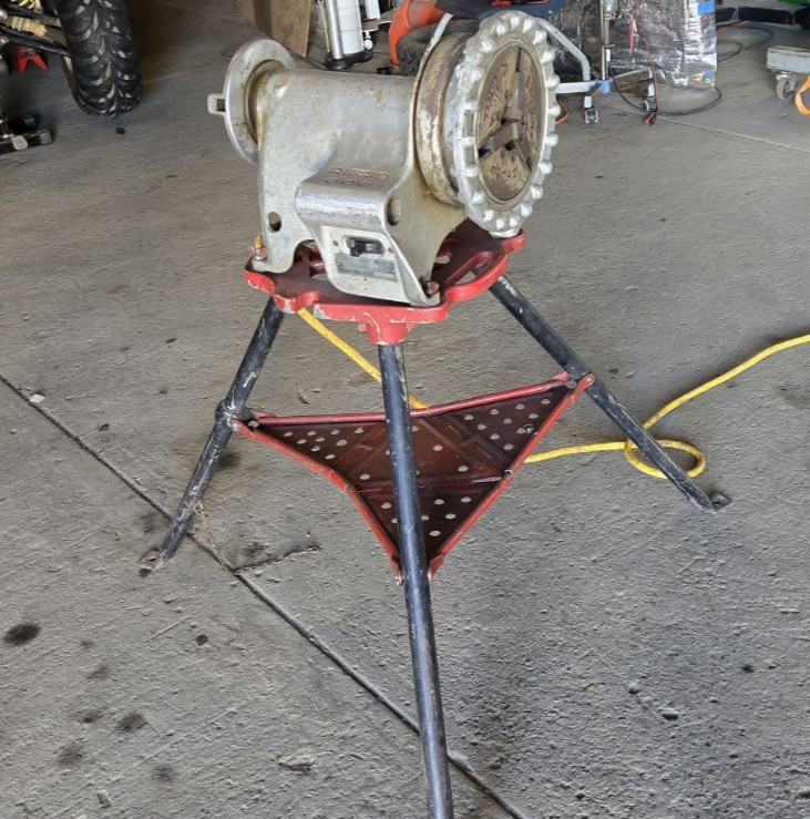 RIDGID 300 PIPE THREADER THREADING MACHINE **NO Cutter NO Reamer NO Carriage