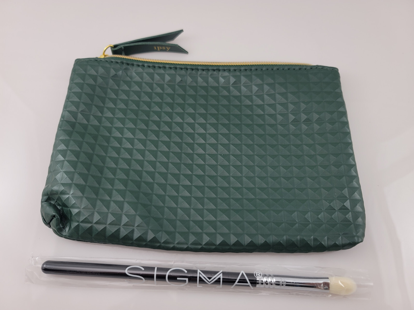 Sigma E25 Blending Brush SMXB1903 & Ipsy Green Makeup Bag