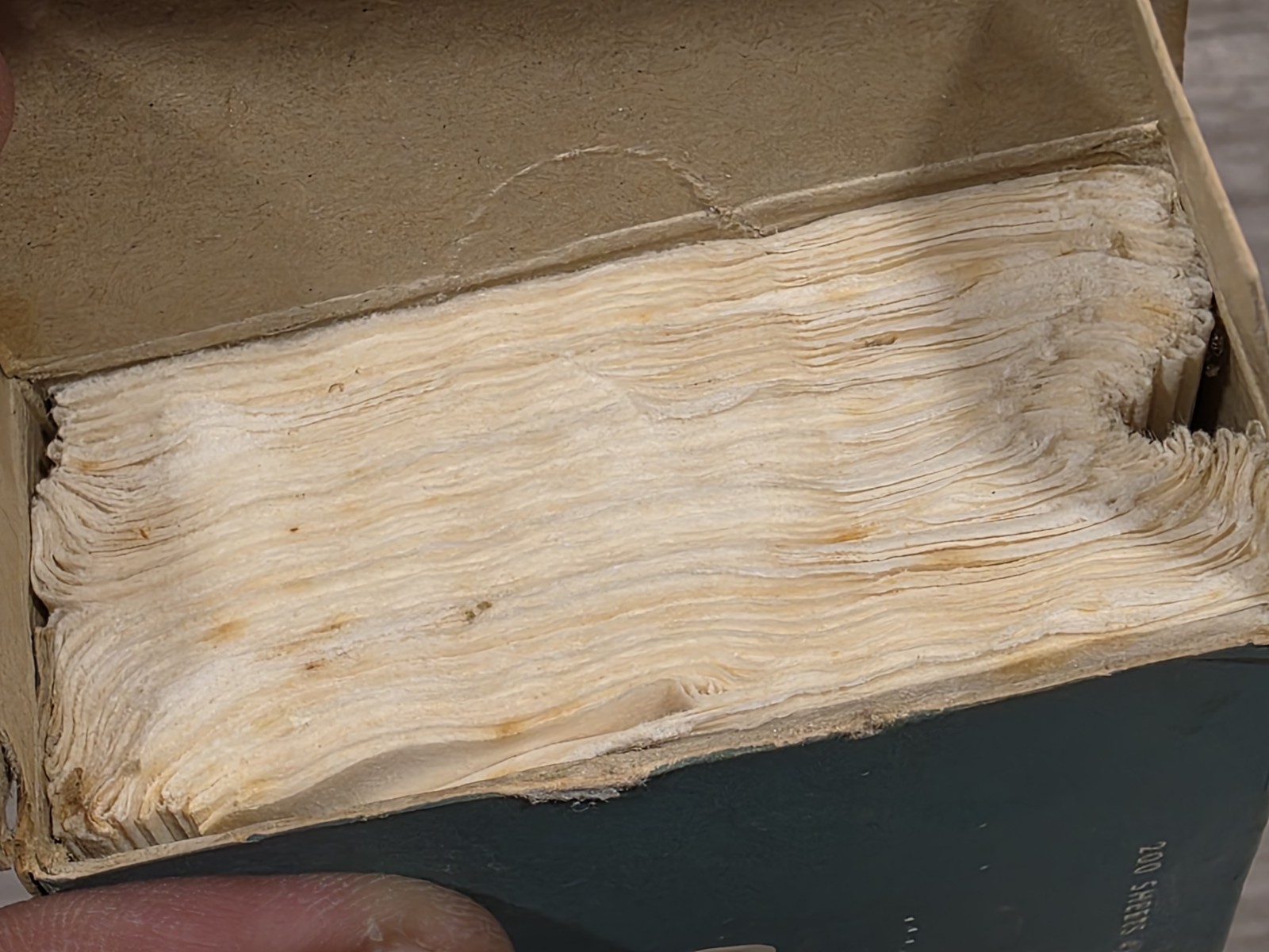 Vintage No Waste Handy-Pak TISSUES