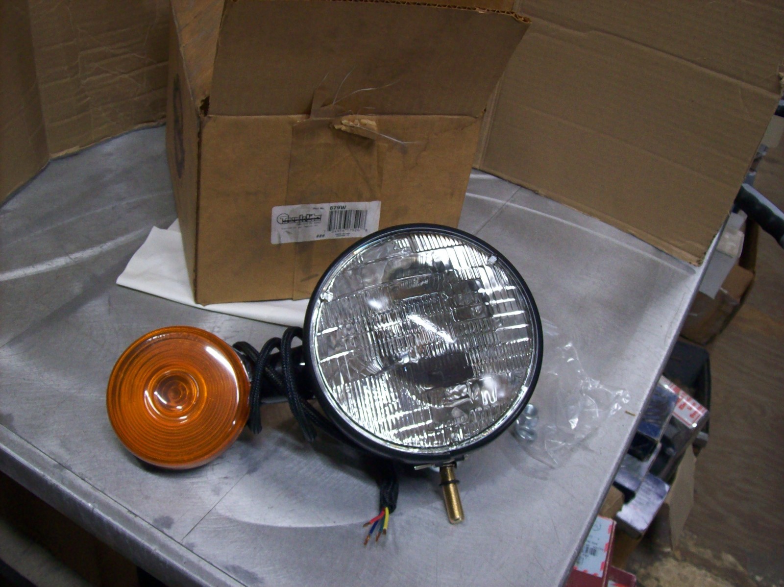 Truck-Lite NOS Snow Plow Light Assembly 679W