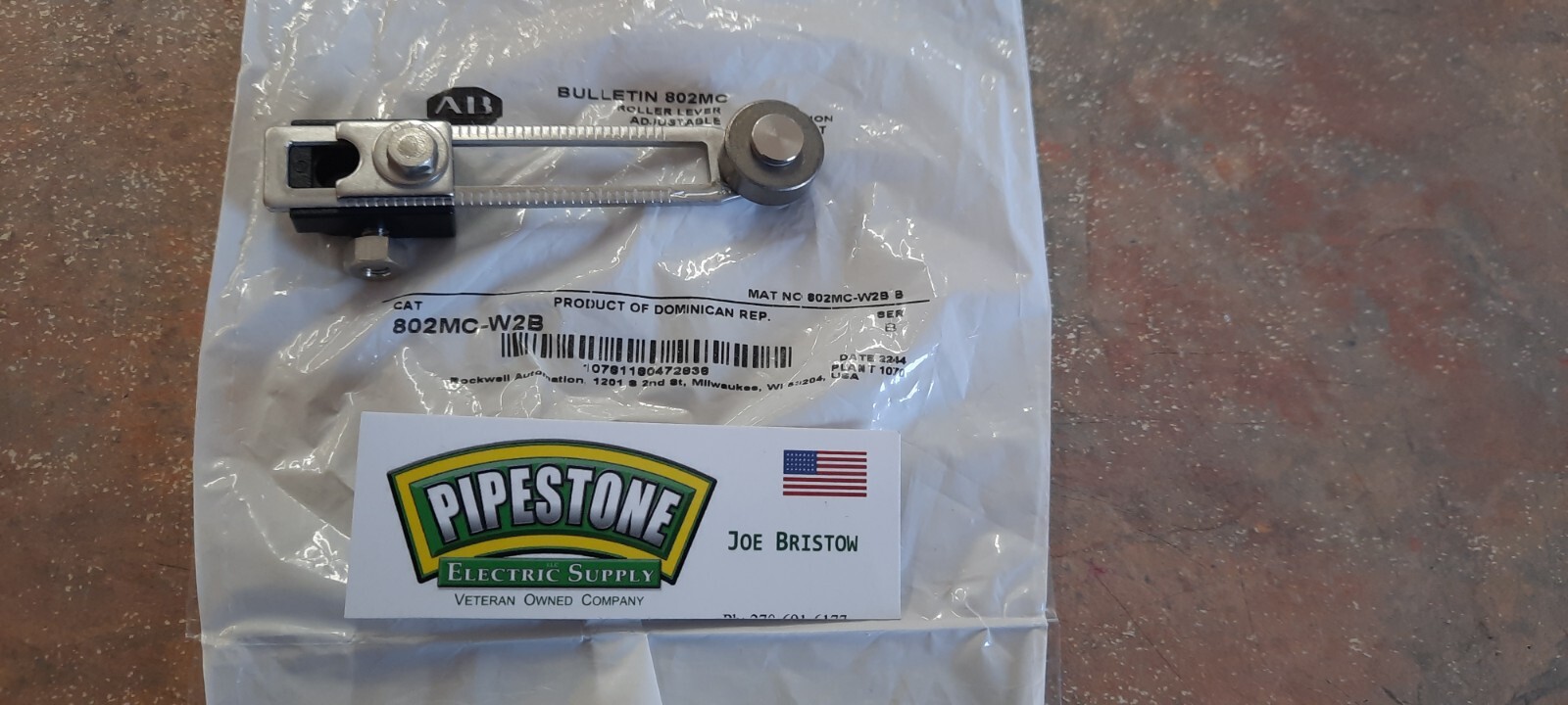 ALLEN BRADLEY 802MC-W2B  ROLLER LEVER New Stock