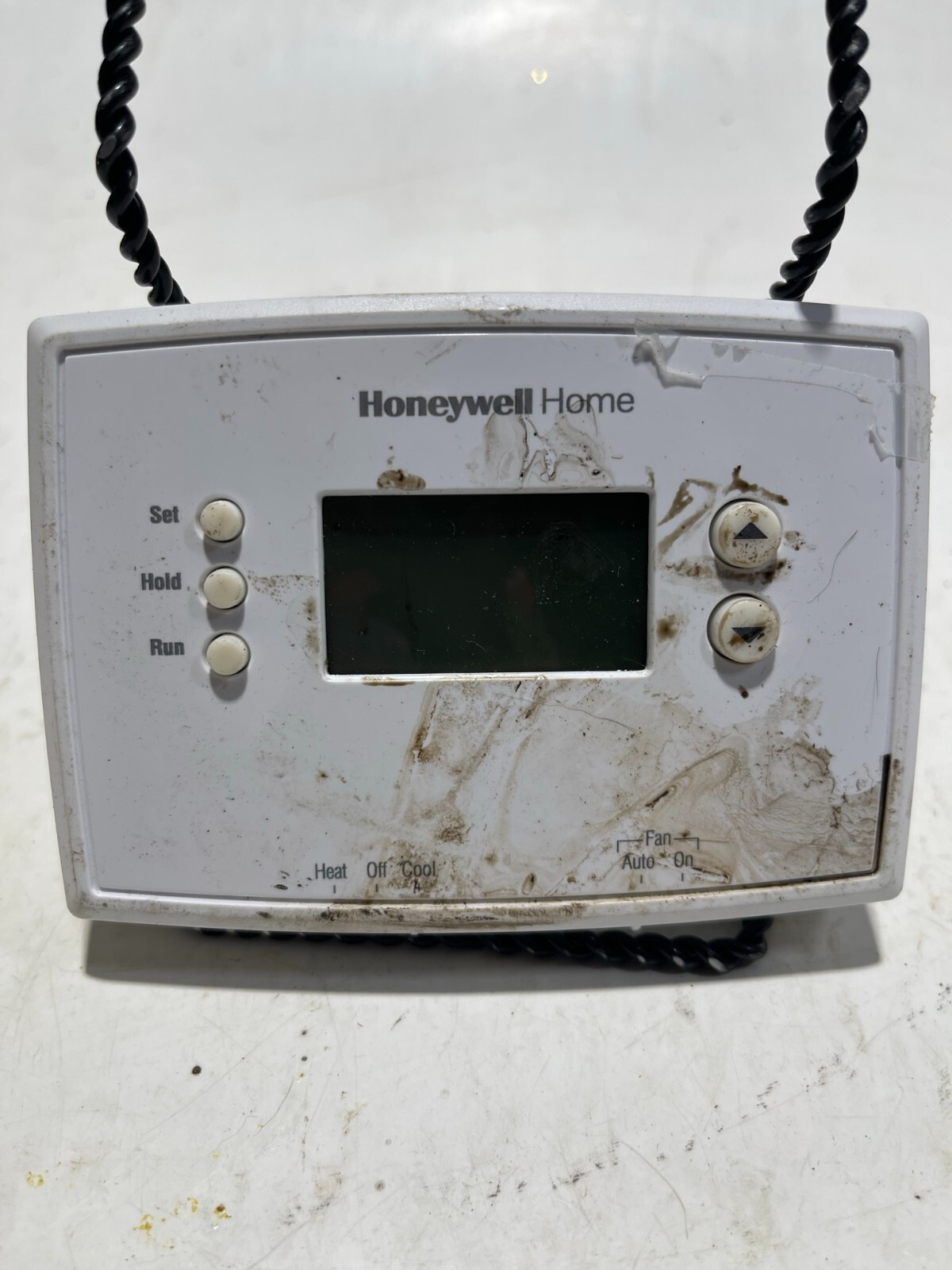 Honeywell Home Resideo Horizontal Programmable Thermostat