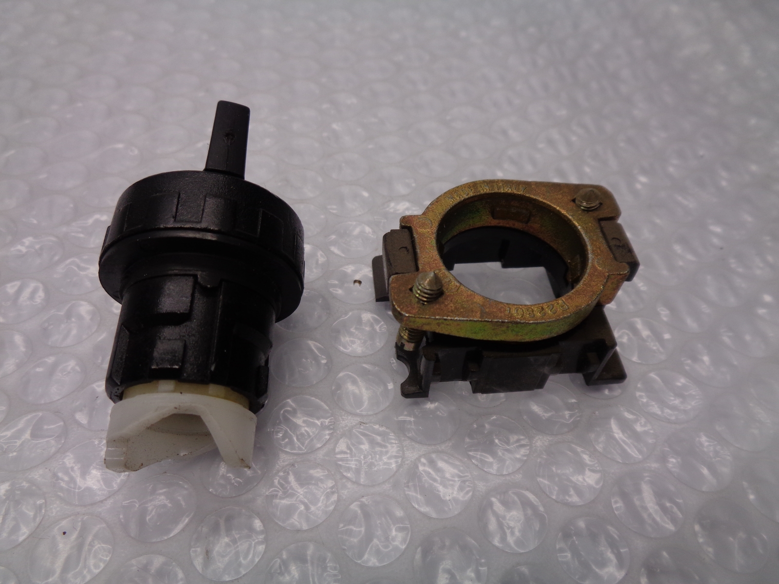 AUGAT ALCOSWITCH RM312-0 SELECTOR SWITCH NSMP