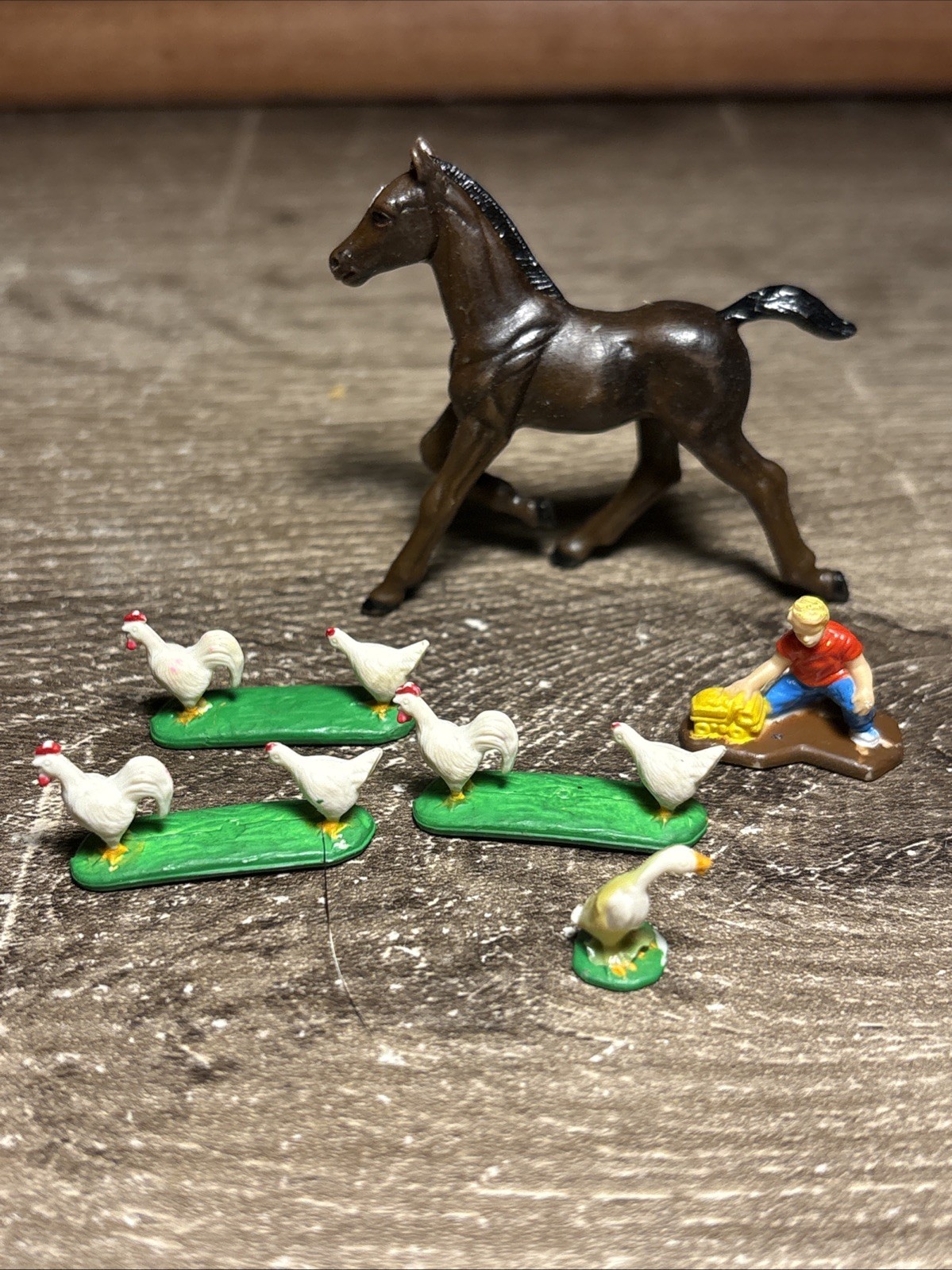 Ertl Farm Country Chickens Miniature Train Scenery Horse Goose Boy Figures G16