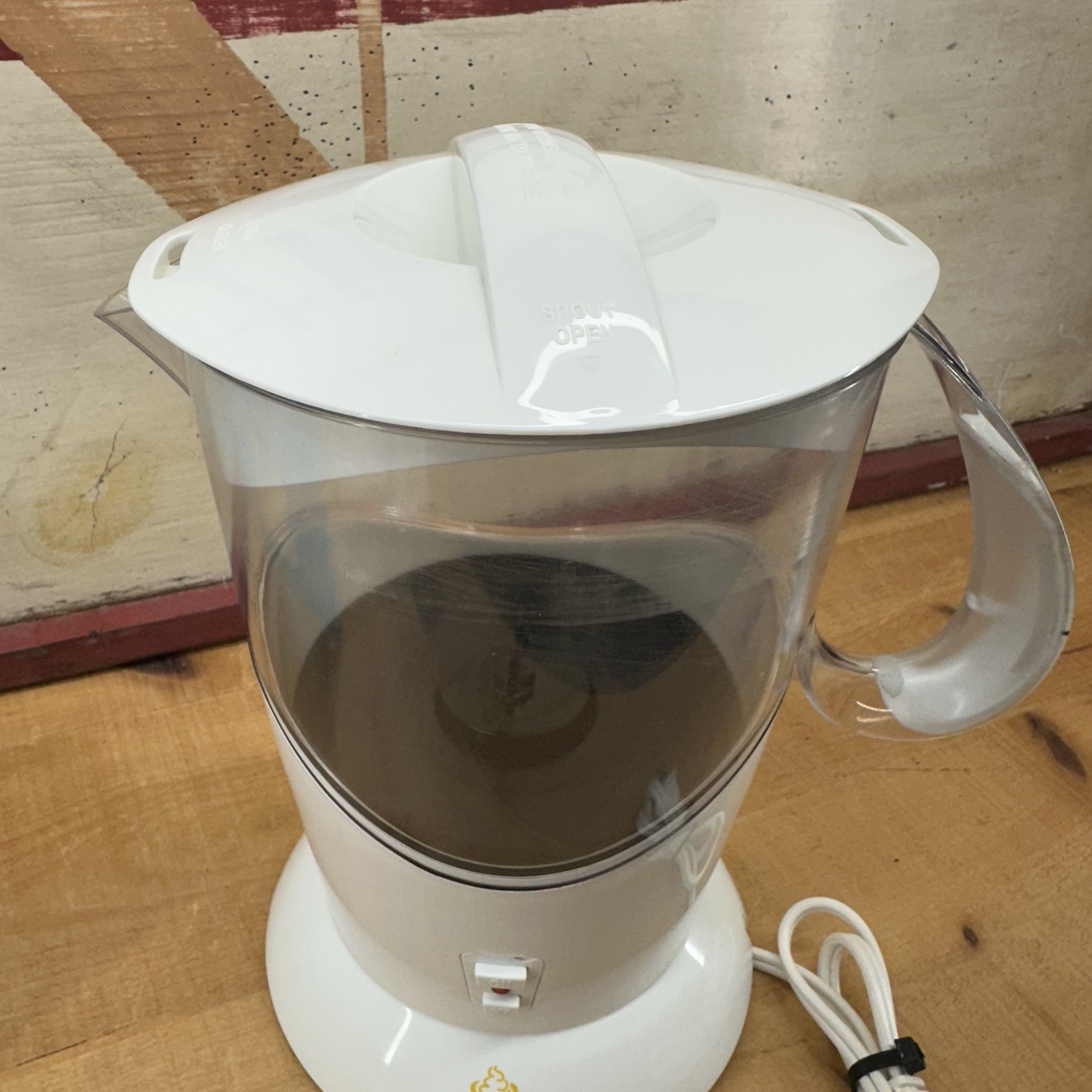 Cocomotion Hot Chocolate Maker by Mr. Coffee Automatic 4 Cup Model HC4