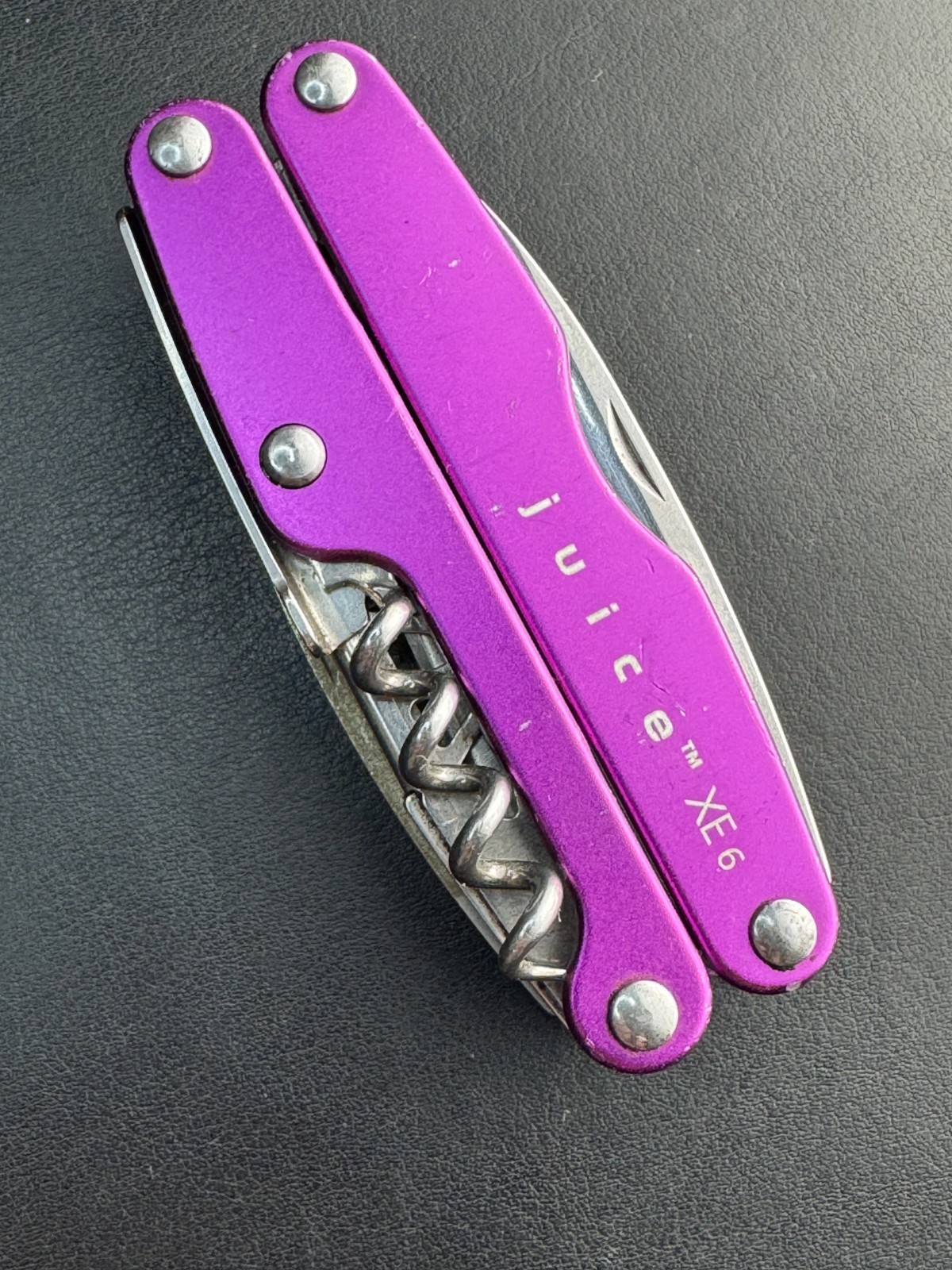 Leatherman Juice XE6 Retired Rare 18 Tools Multitool