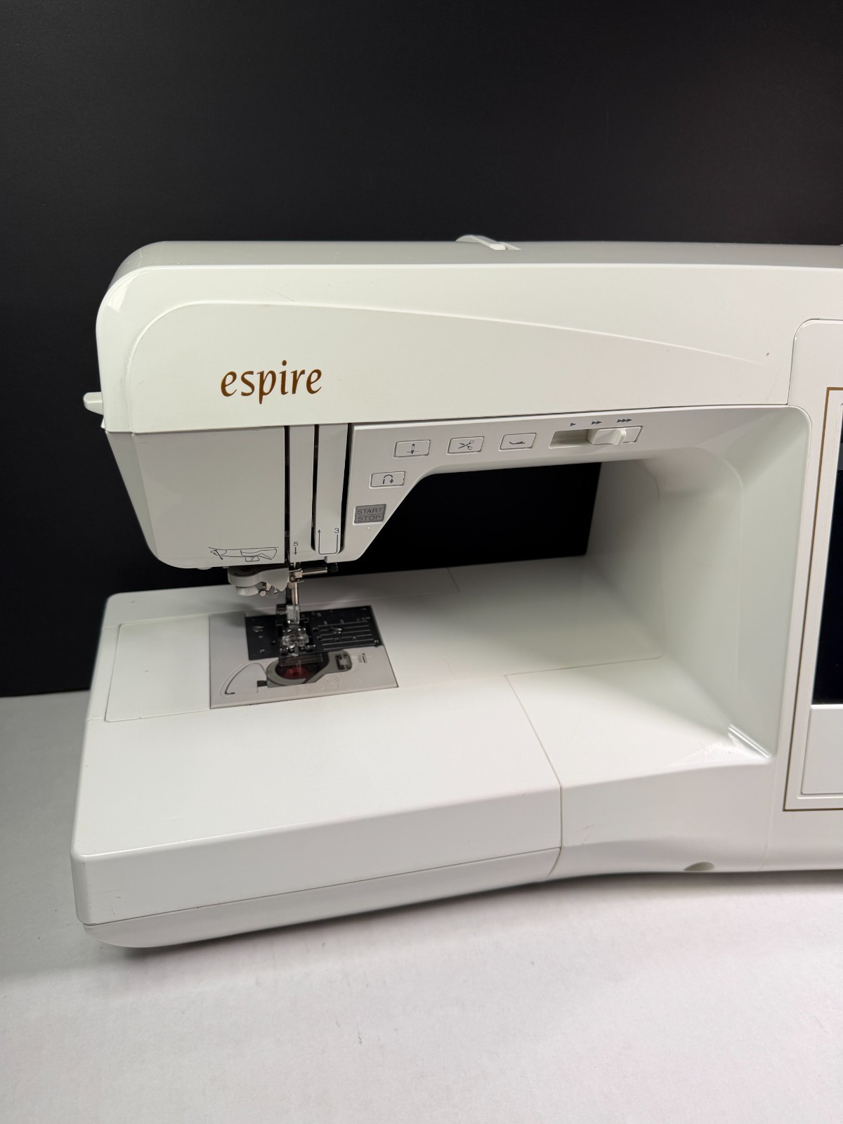 Baby lock espire BLSR sewing machine