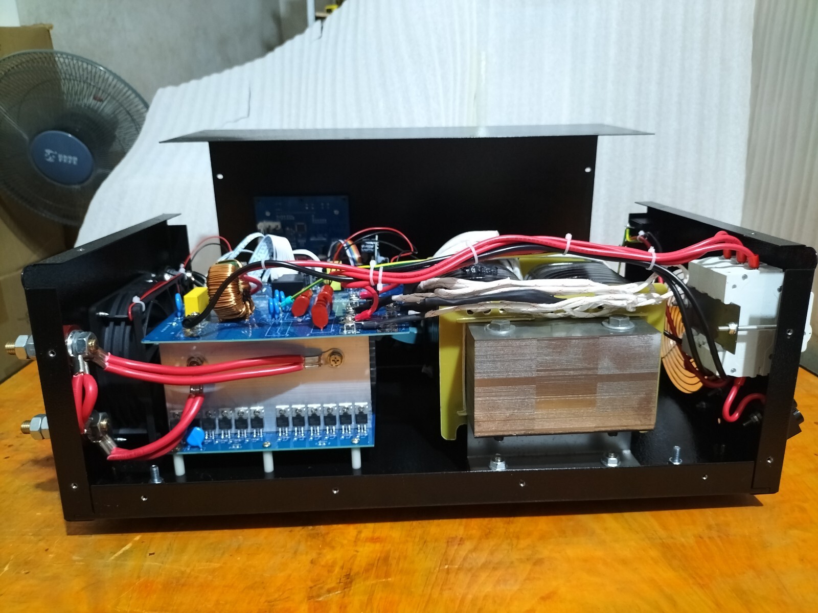 Off Grid 8000W LF Pure Sine Wave Power Inverter DC 24V-AC 110V/220V/charger/LCD