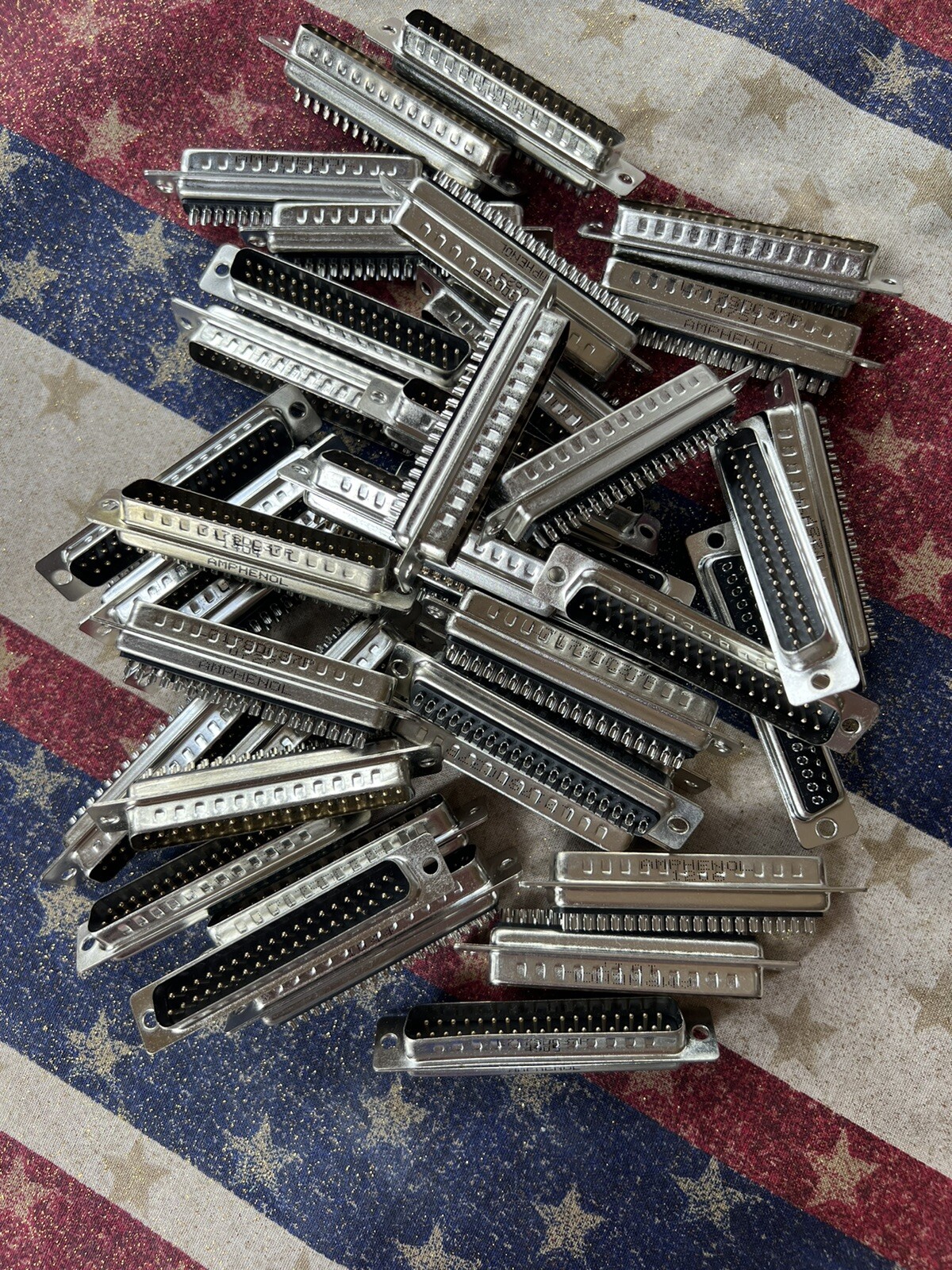 **  Quantity  2  **  AMPHENOL L717SDC37P  37P 37 pin male