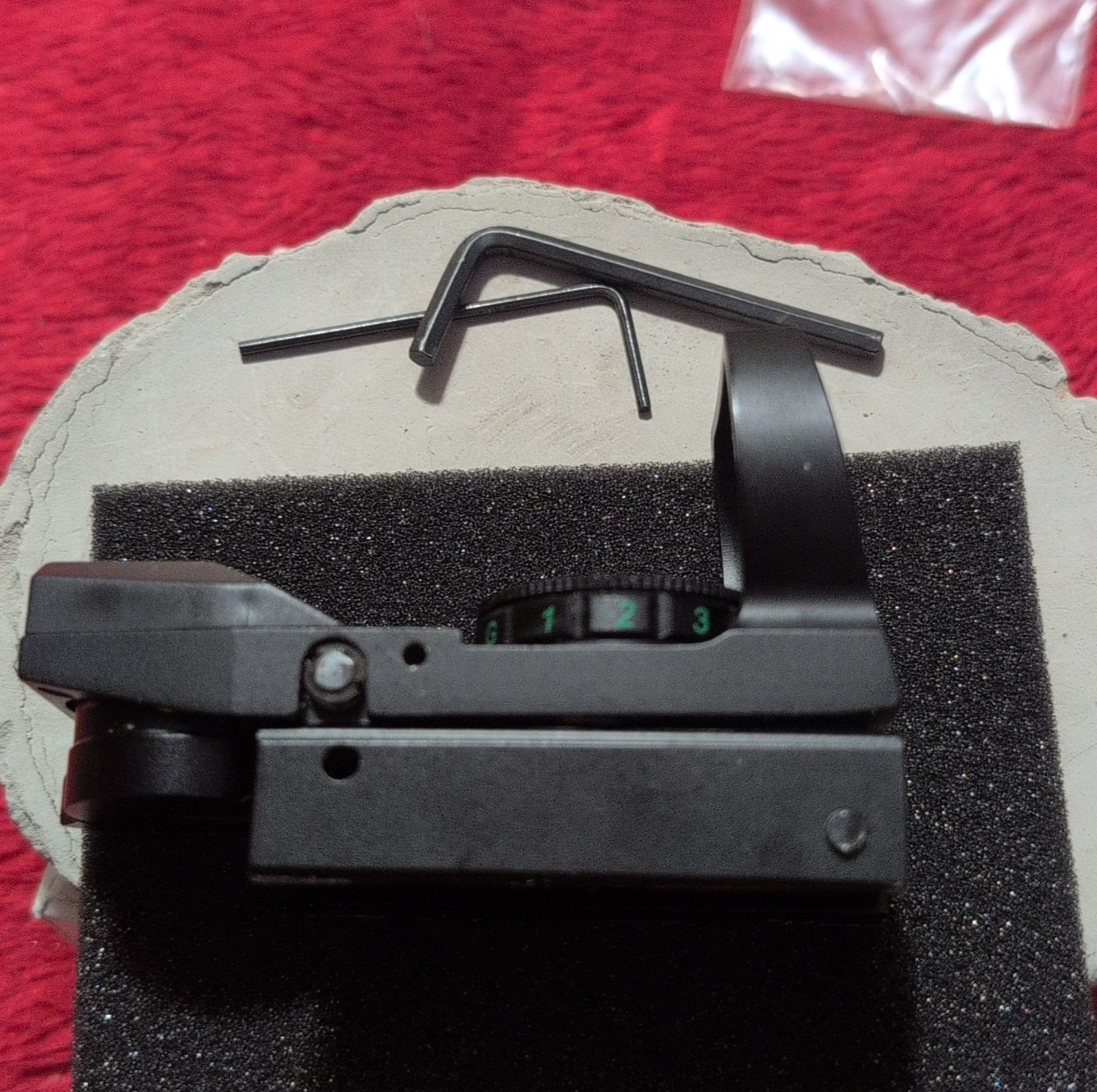 Black Aluminum Dot Sight with Picatinny Mount for Rifle Handgun