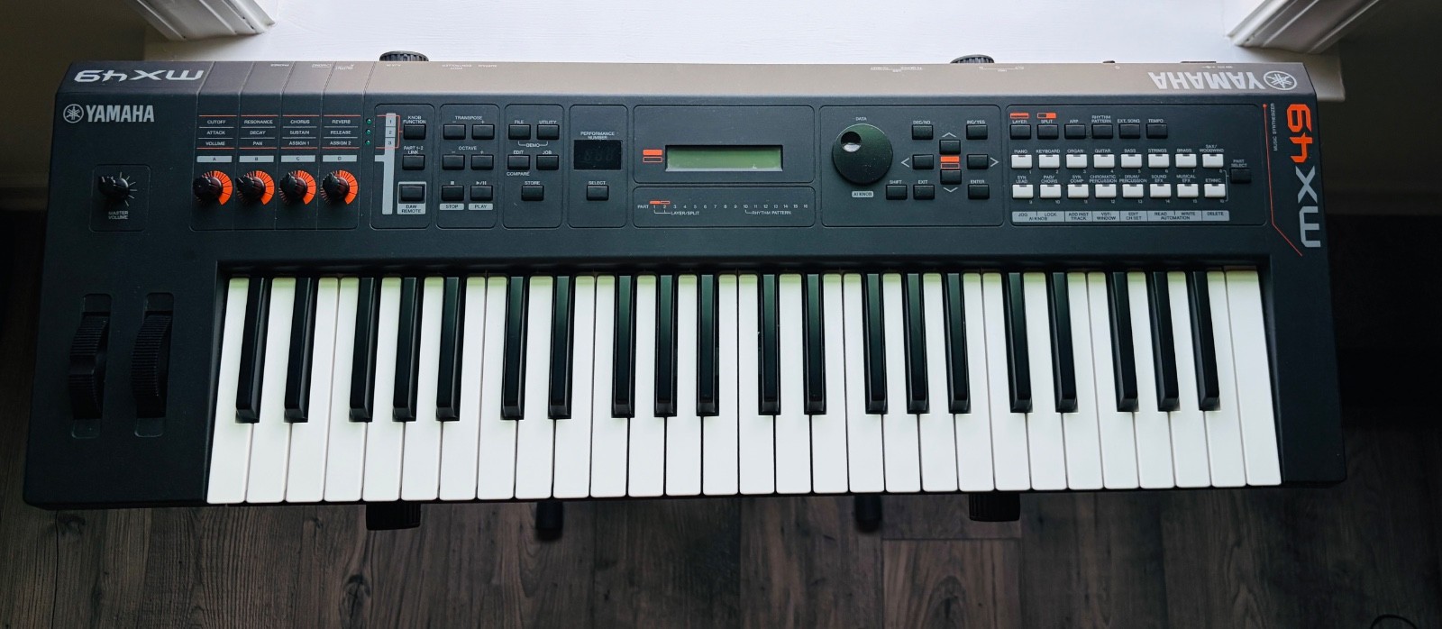 Yamaha MX49 Synthesizer(Black) – Excellent Condition
