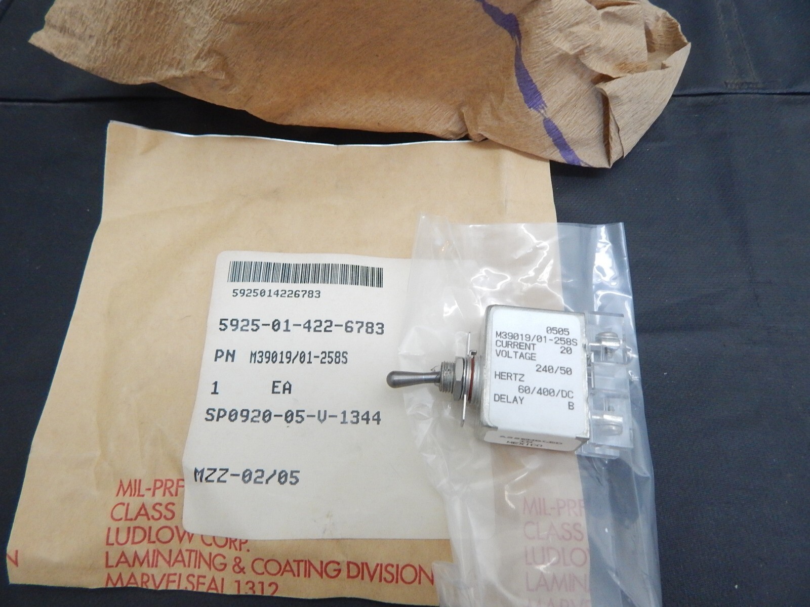 AIRPAX / SENSATA M39019/01-258S SWITCH 5925-01-422-6783 - USA FAST SHIPPING