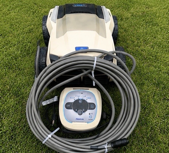Polaris VRXiQ+ Robotic Pool Cleaner + iAquaLink Control. Runs Great A+ Condition