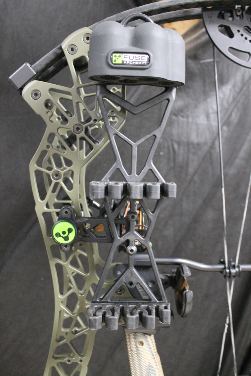 Gearhead Disrupter Pro 24 - RH - 75# - Green - LOADED!!!