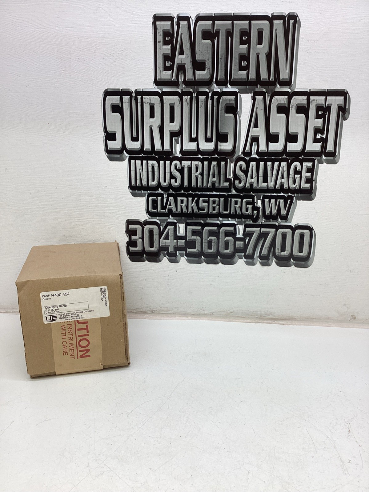 United Electric H400-454 Pressure Switch 0 To 30PSI NIB SEALED