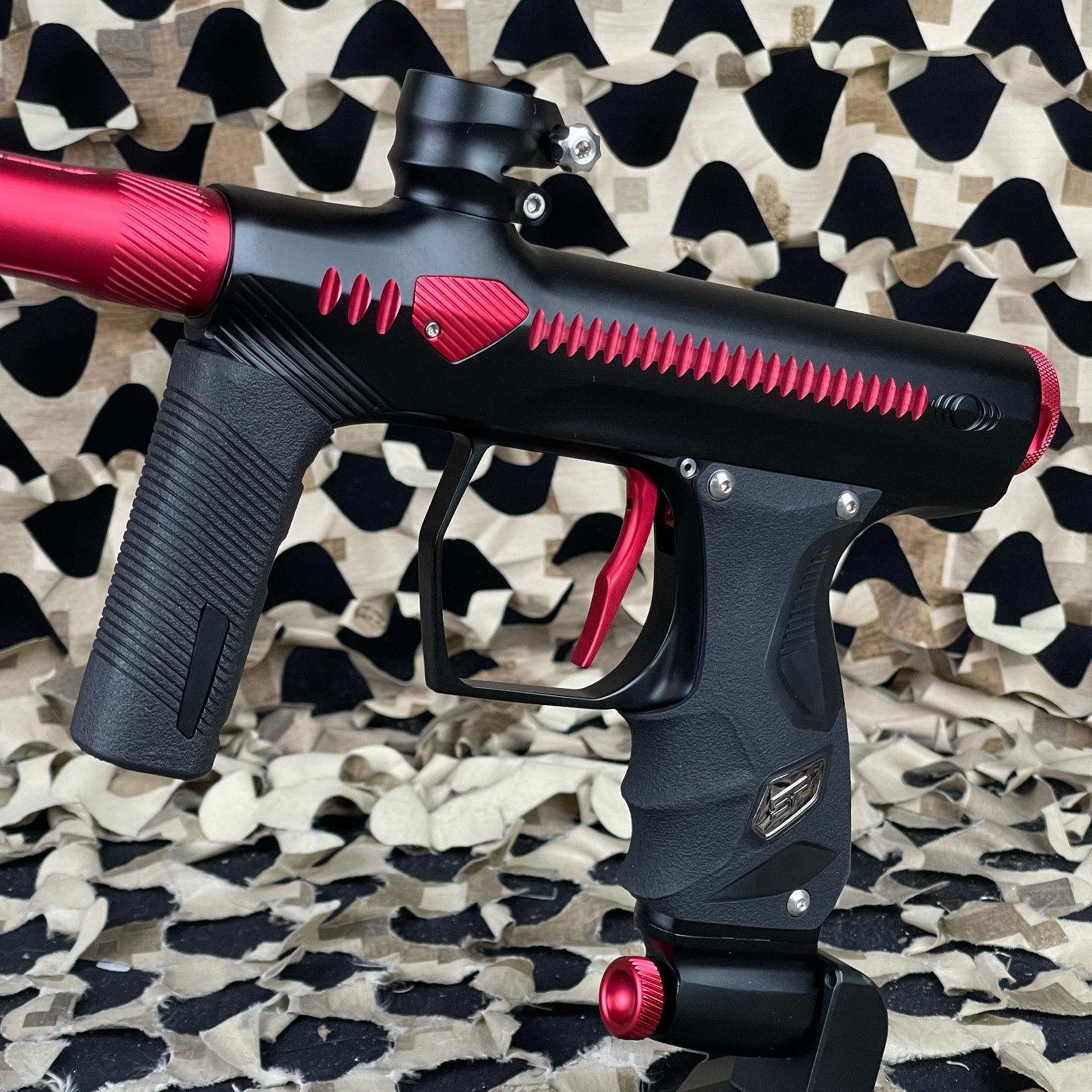 NEW Method DLX Shocker Era Paintball Gun - Black/Red