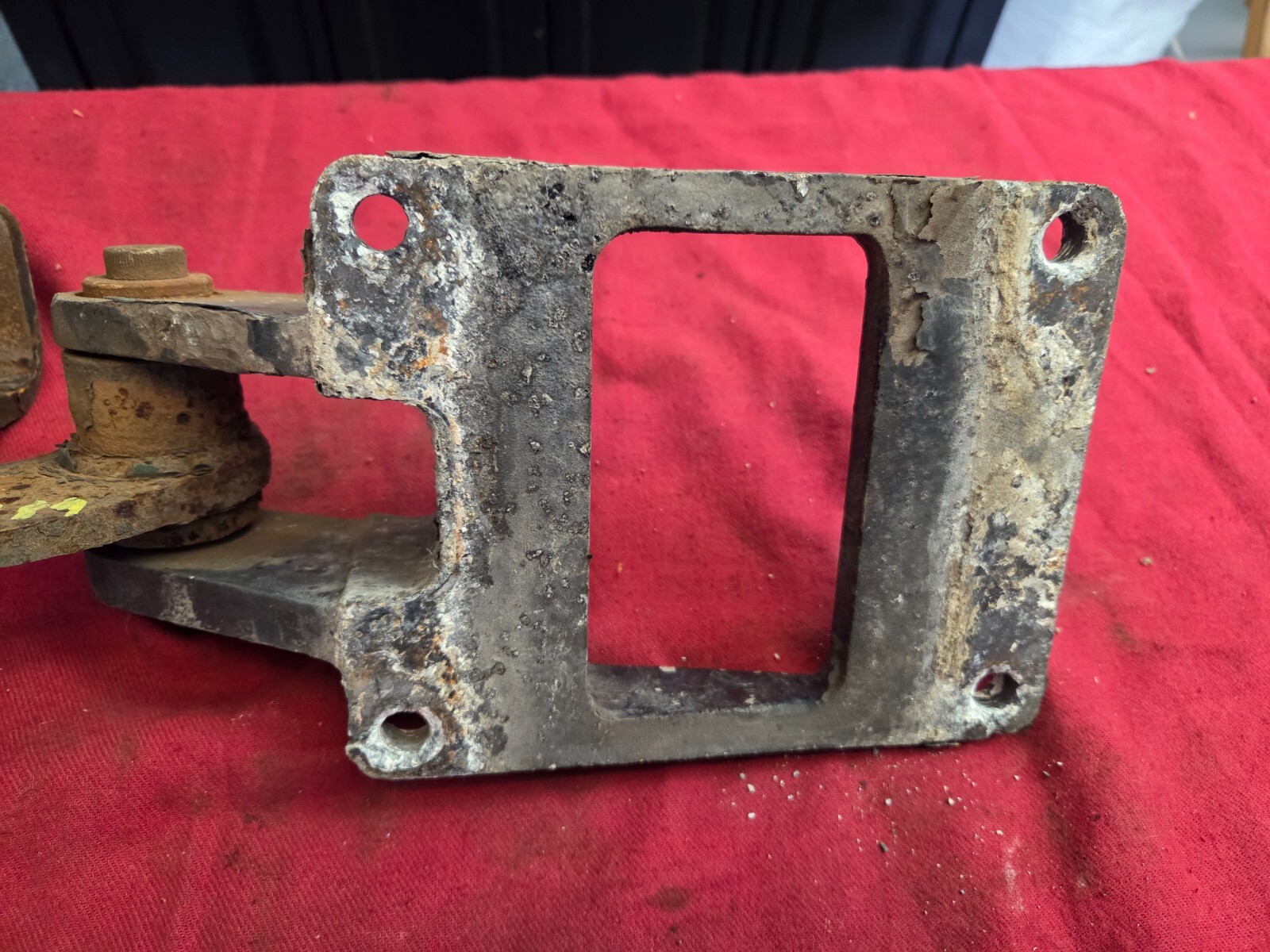 PETERBILT HOOD PIVOT HINGE ASSY A62 - 6031 ,