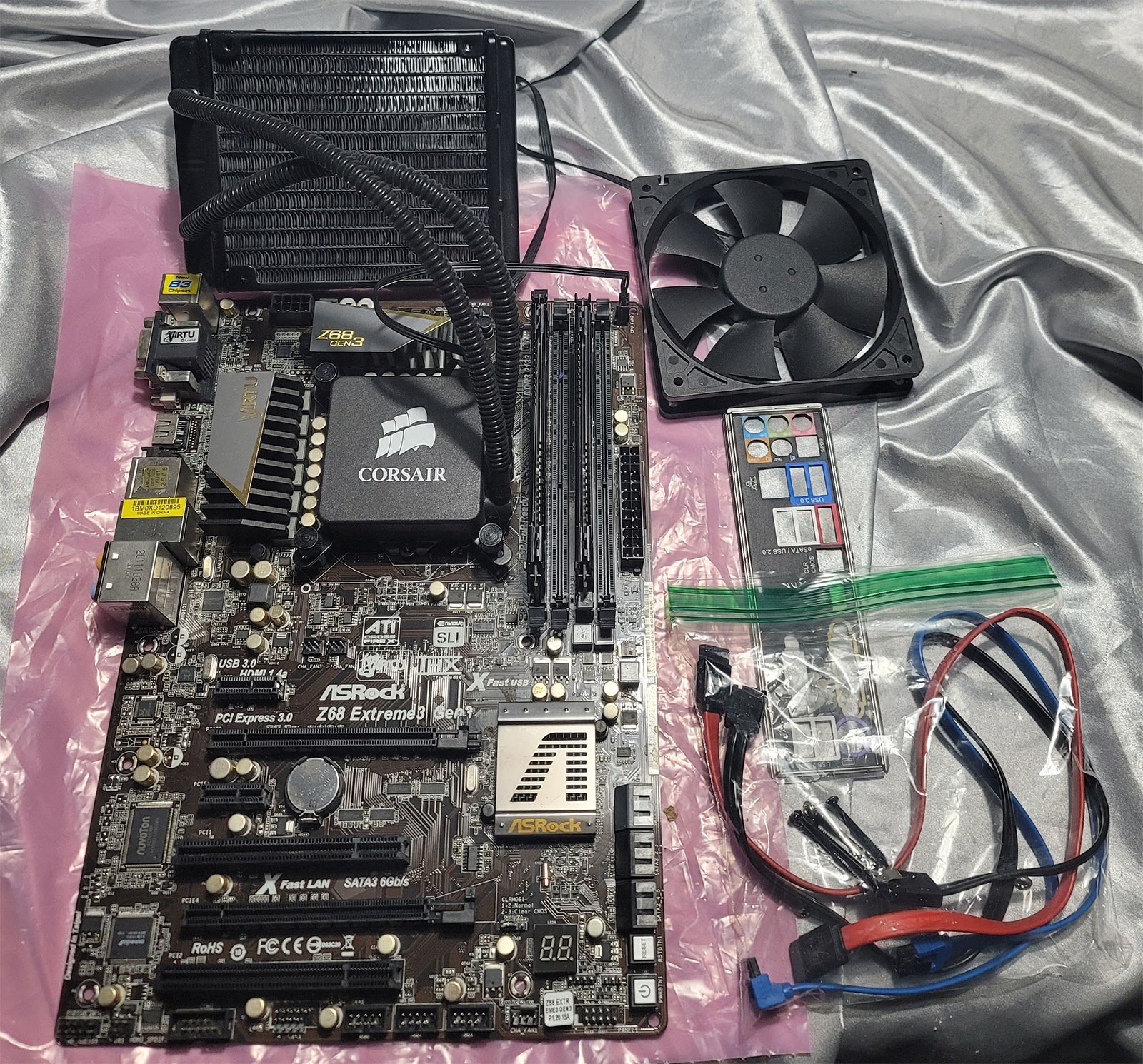 ASROCK Z68 EXTREME 3 MOTHERBOARD I7-2600K 3.4GHz DDR 3 8GB CORSAIR LIQUID COOL