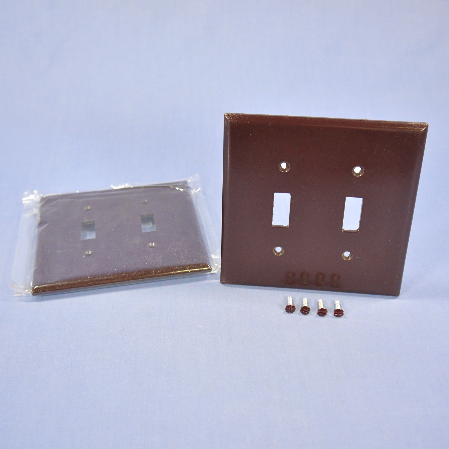 Cooper 2039B Brown 2-Gang Mid-size Switch Cover Thermoset Wallplate Switchplates