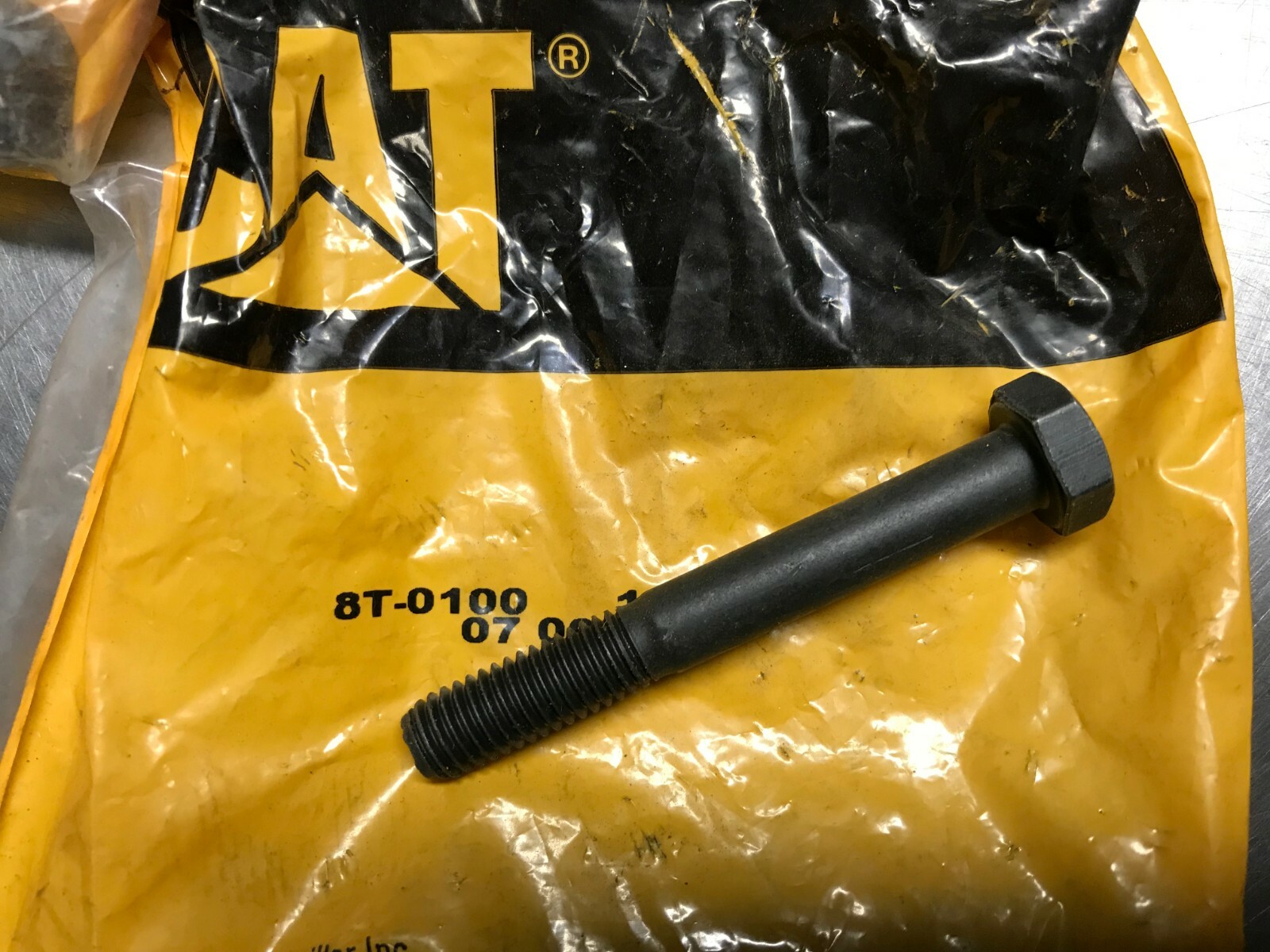 8T0100  GENUINE CAT  BOLT  QTY of 2 Bolts  Caterpillar  8T-0100