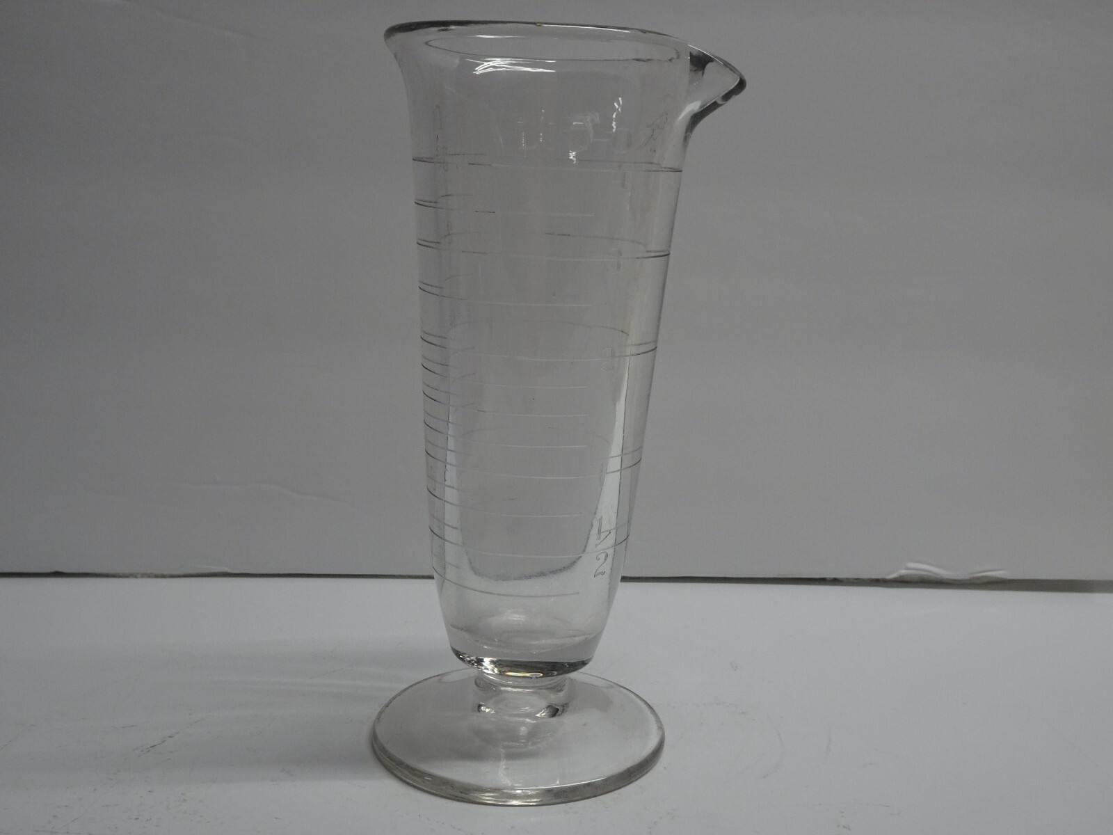 Glas-Col etched glass footed scientific beaker 4 ounce