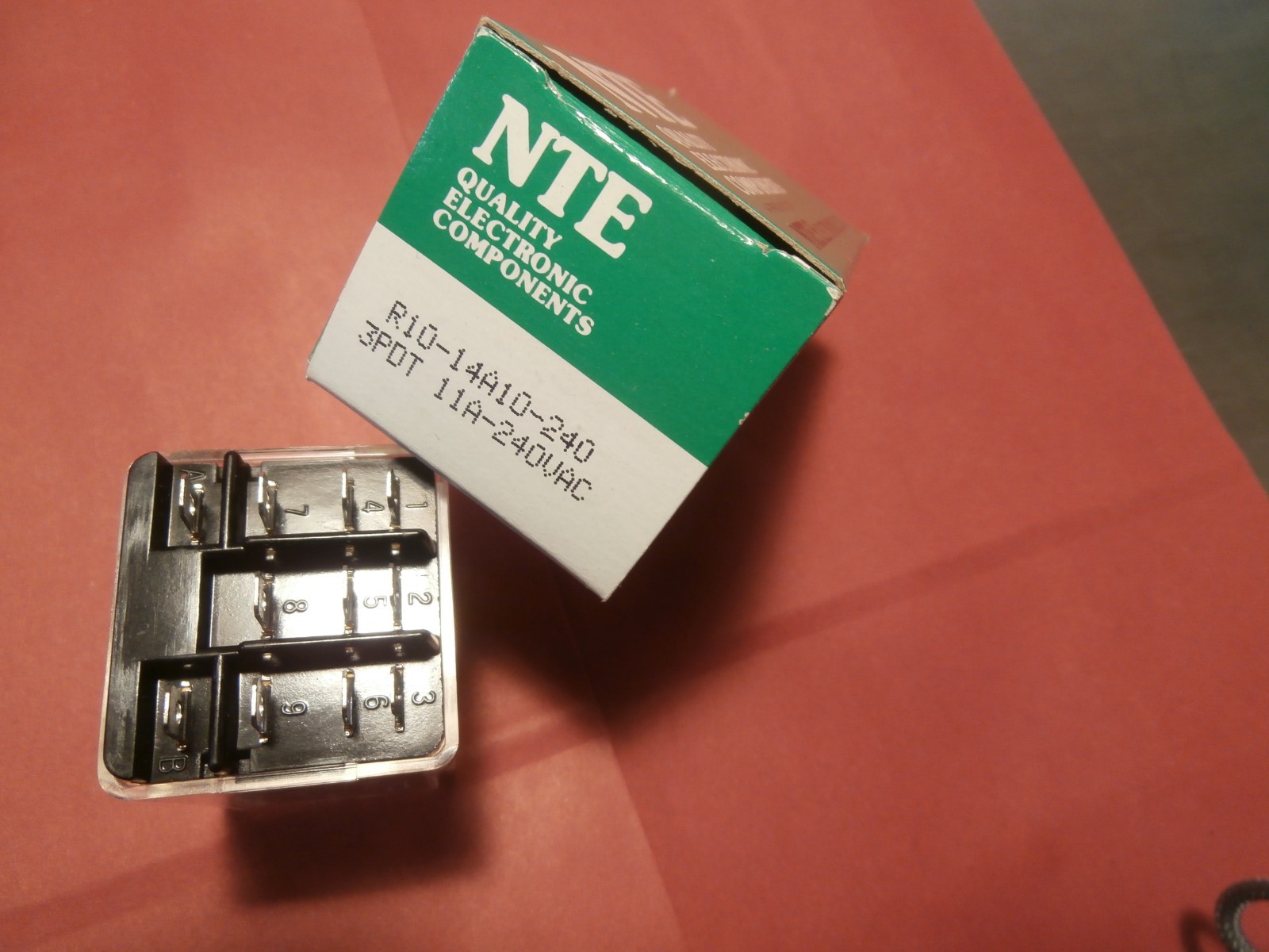 R10-14A10-240 NTE RELAY 3PDT 240VAC (=RLY1856),NOS