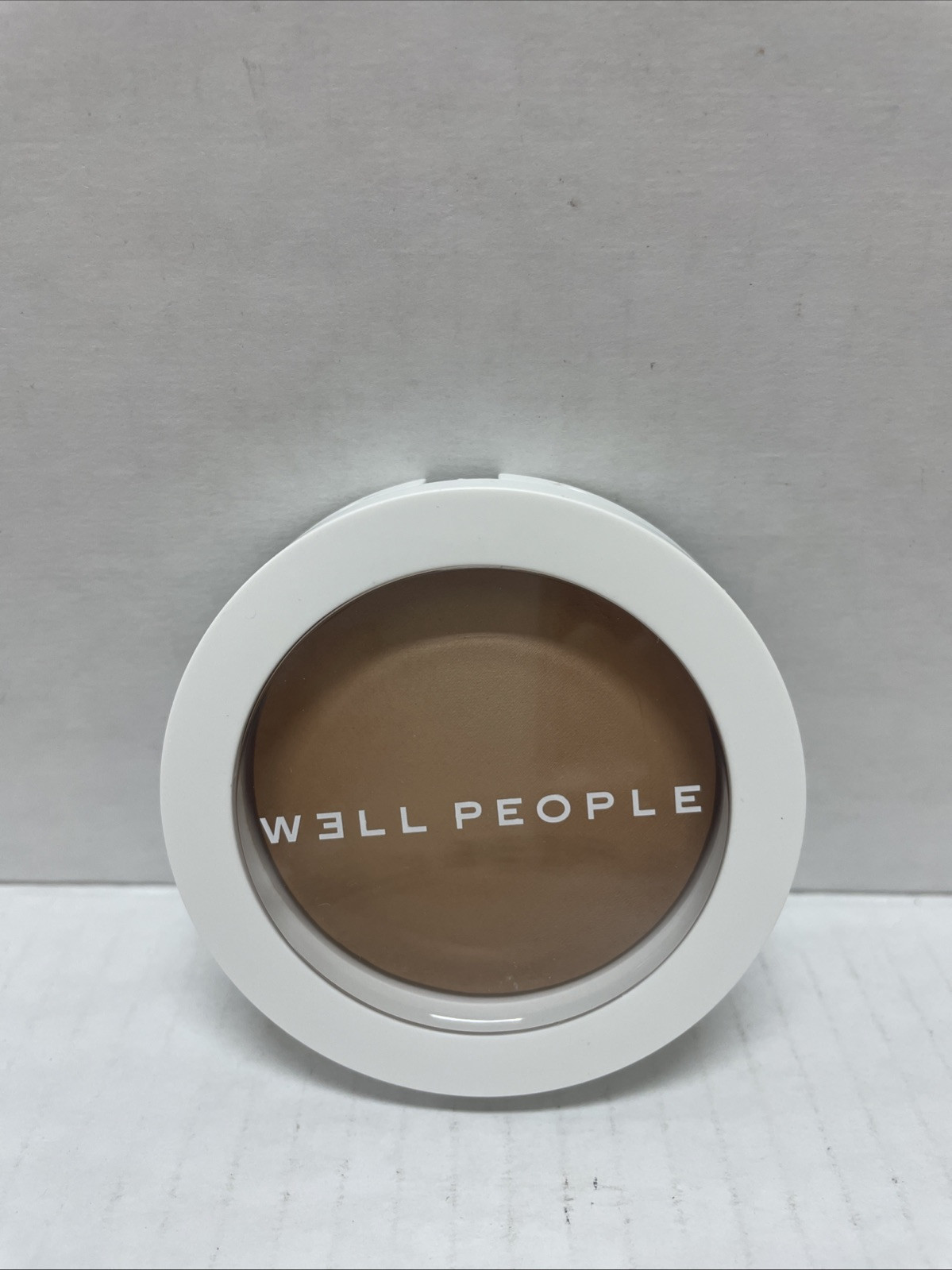 Well People Bio Powder Foundation - 7W