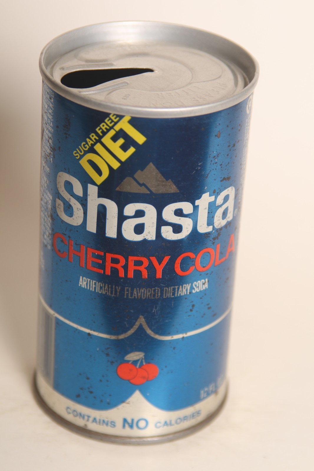Diet Shasta Cherry Cola soda can