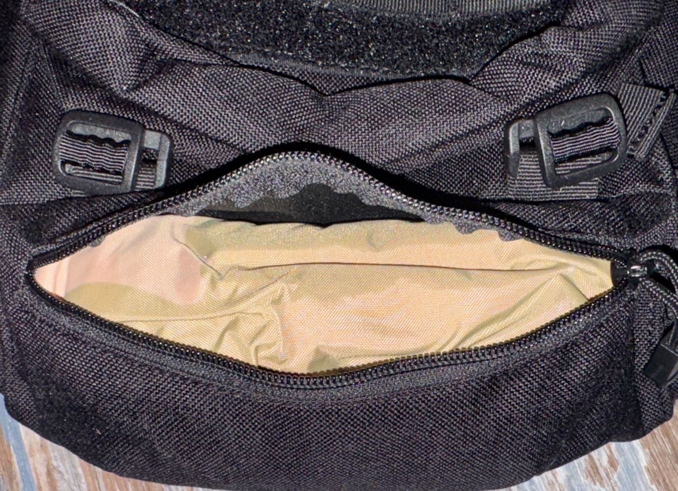 Camelbak Maximum Gear Transformer Black Hydration Backpack, Cover & Bladder 64oz