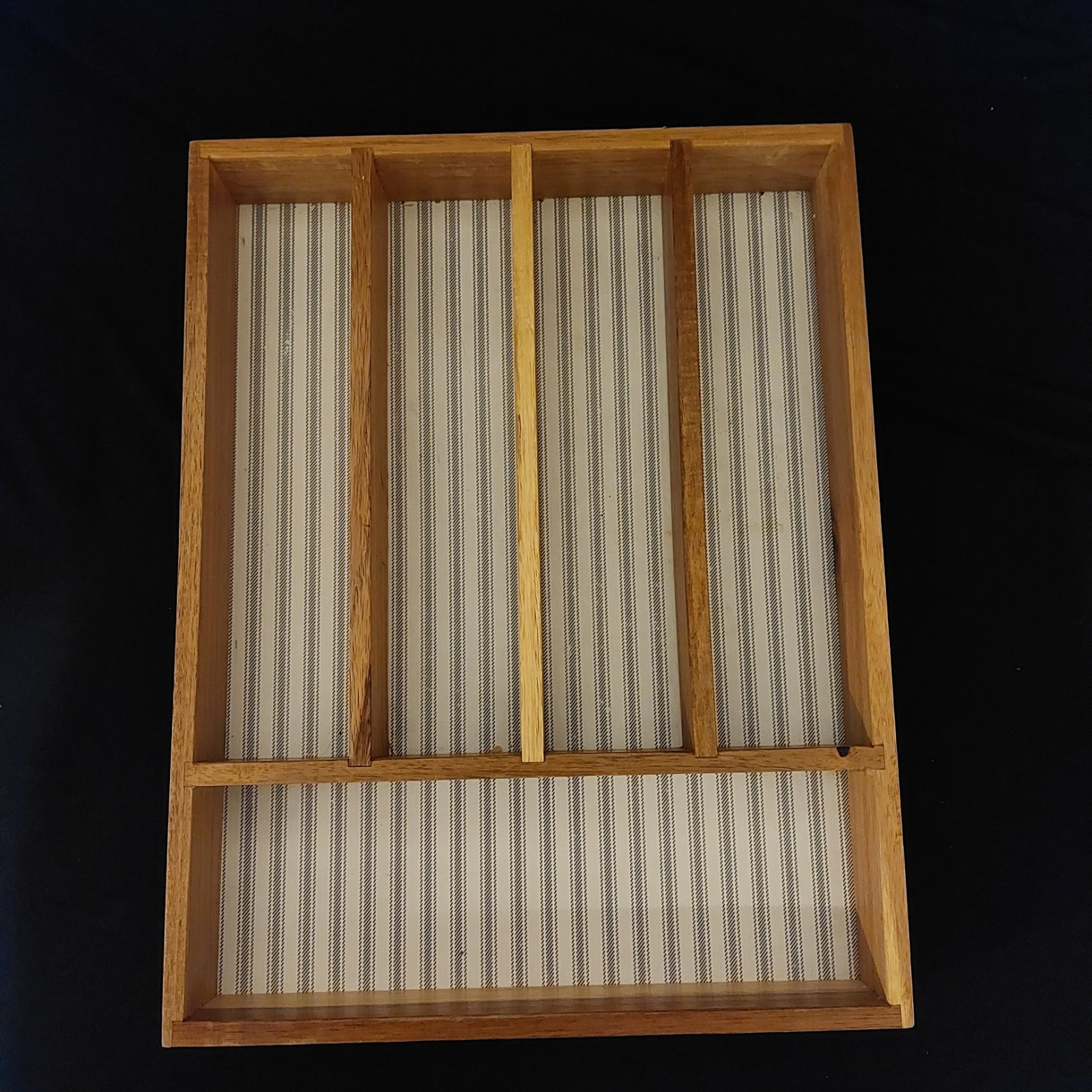 Bee and Willow 2018 Drawer Insert Silverware Organizer 11" x 14"
