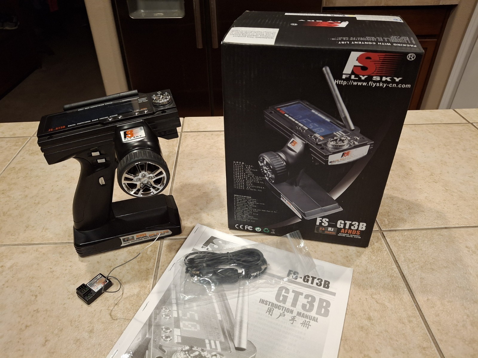 Flysky FS-GT3B 3CH RC System 2.4G Radio Control Transmitter w/FS-GR3C Receiver