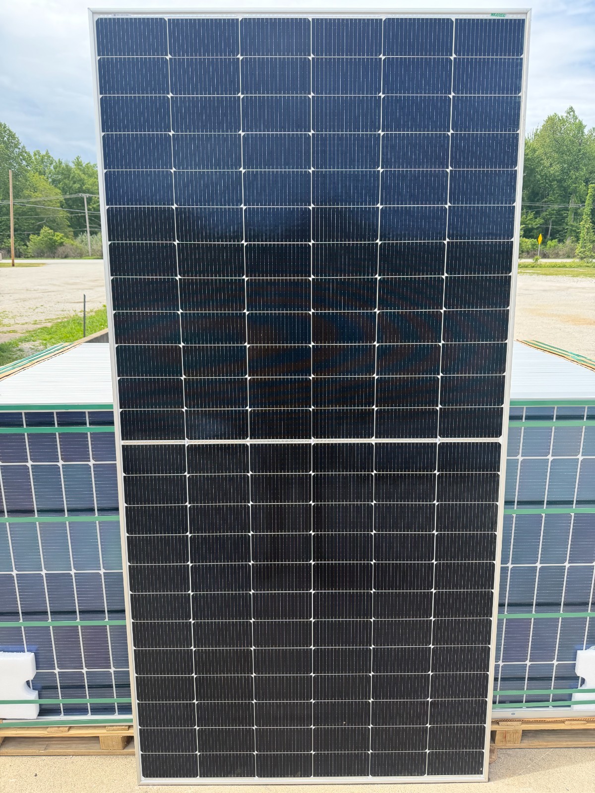 12-New 575W Solar Panels American made low price midwest shipping limited supply