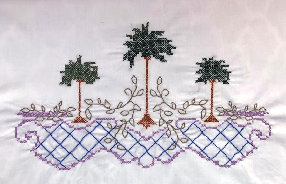 NWOT Pillowcases Set White Palm Trees Blue Purple Accent Standard / Twin Size
