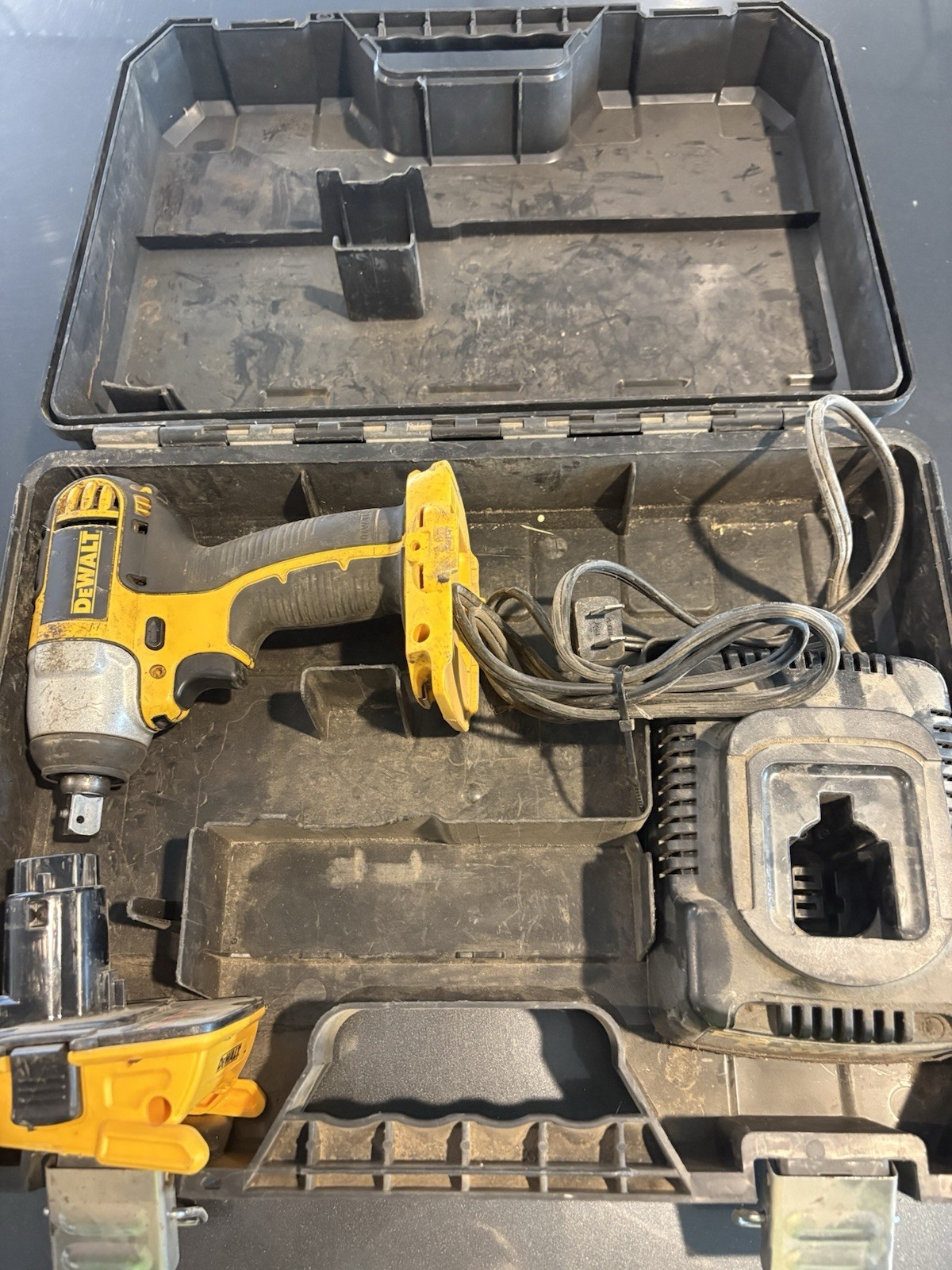 DEWALT 18V Tool Set 1/2" Impact Wrench, 1/2" Drill with Batteries